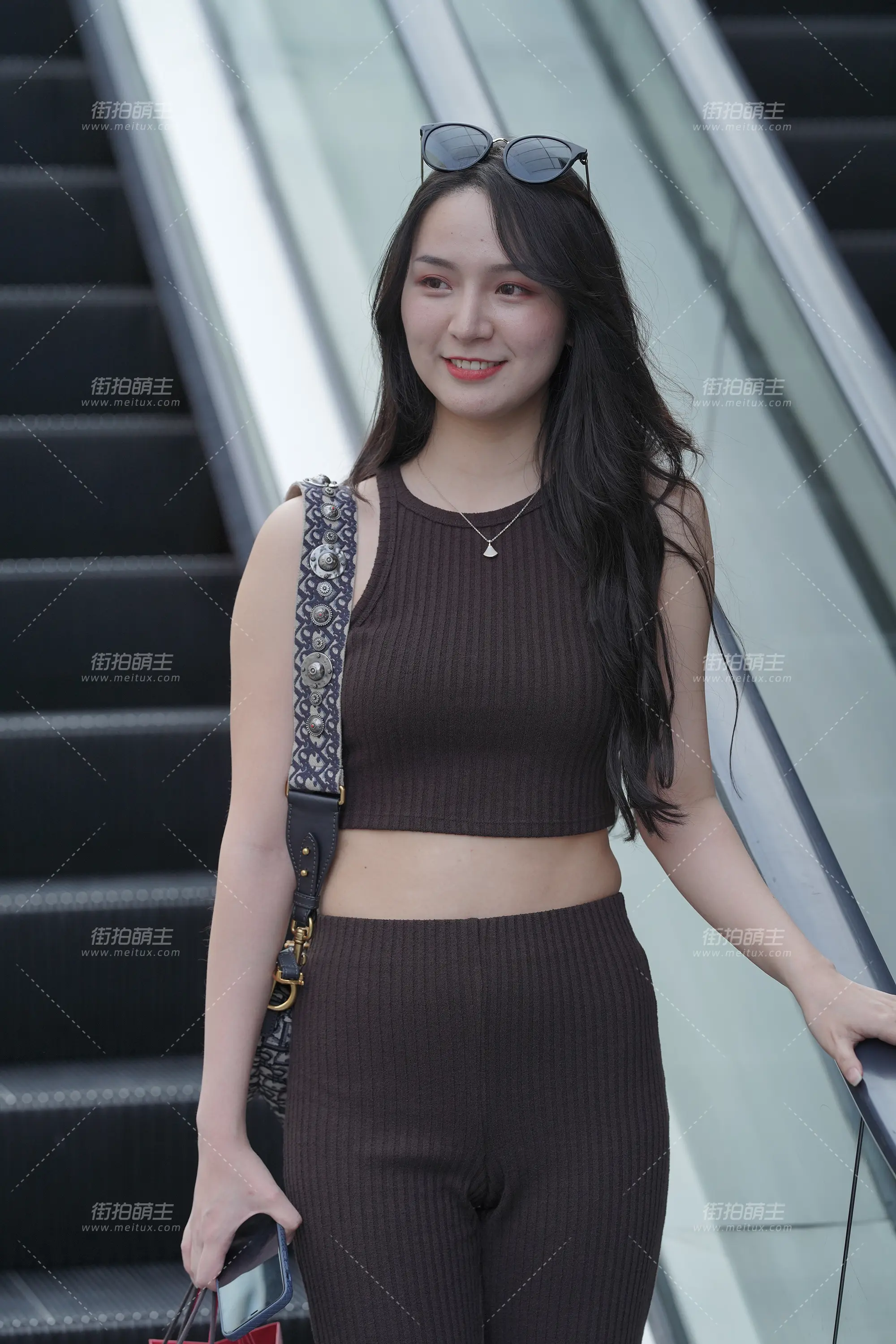 3.15-1 2021 美女摄影师 [79P1V-1.09GB]