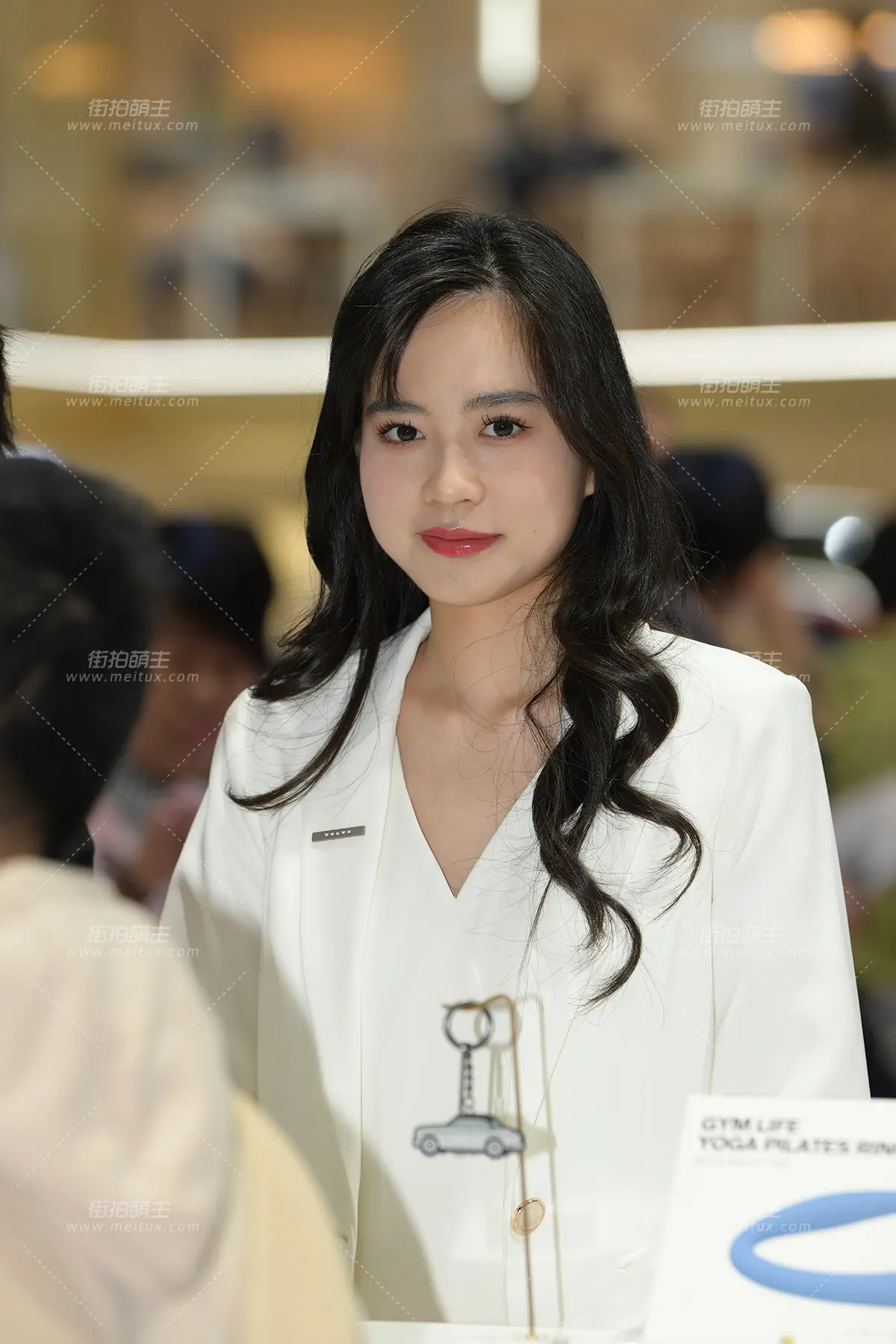 241220-19=44 蛮漂亮的，我爱她哈 [44P-0.99GB]
