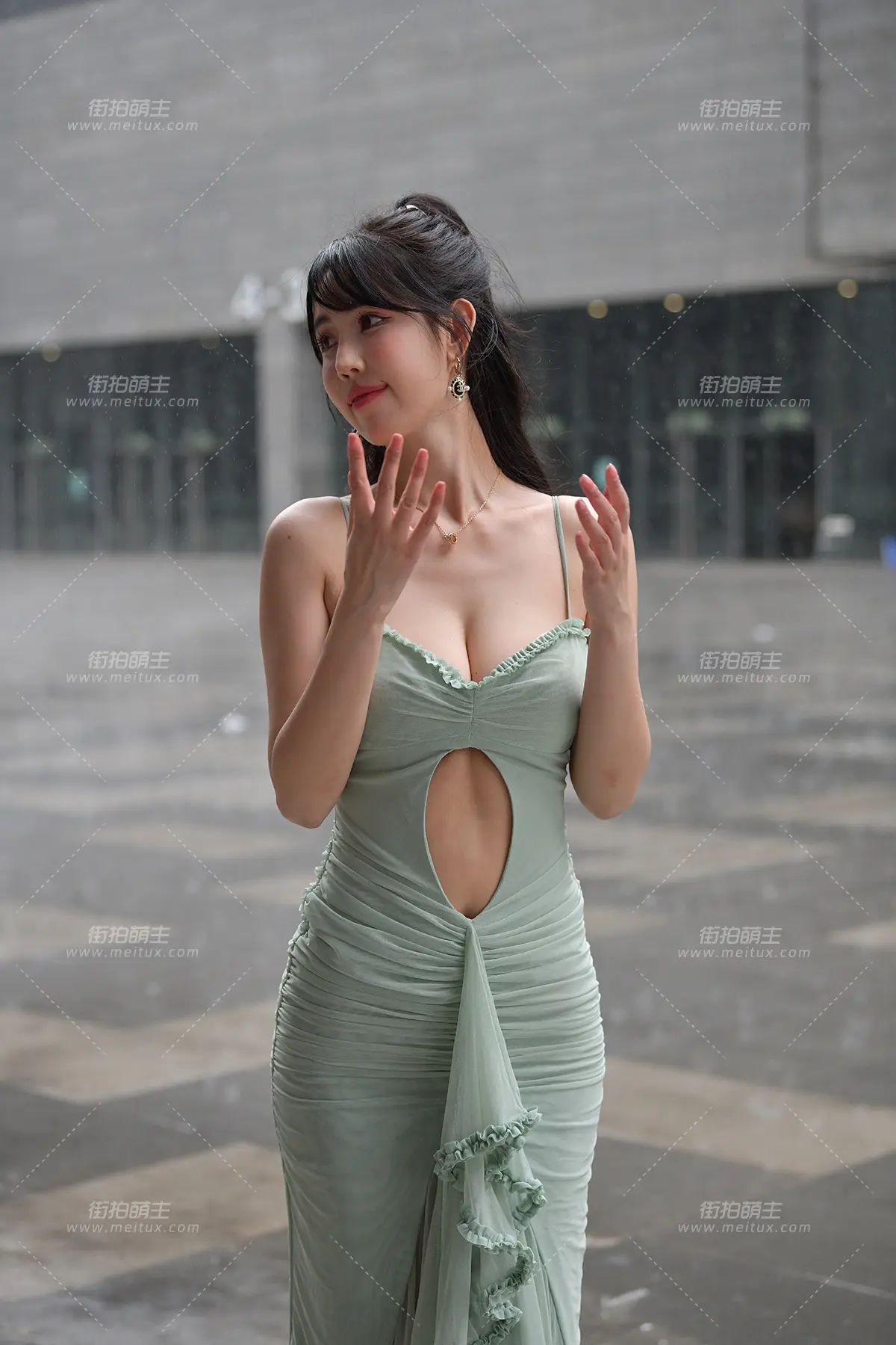 2492-13=126 性感美胸 小哈娜 [128P-2.91GB]