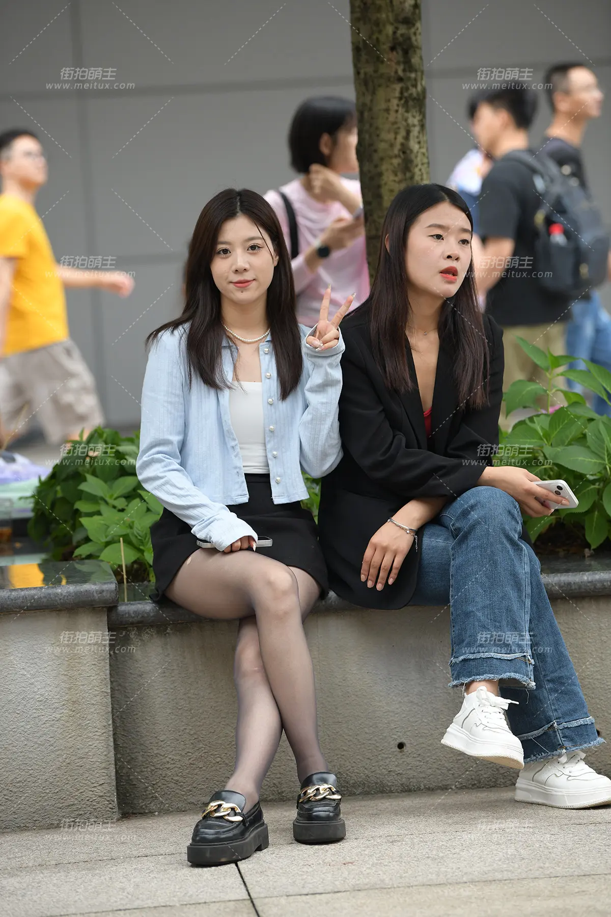 2469-13=33 在休息的黑丝女生 [33P-840MB]