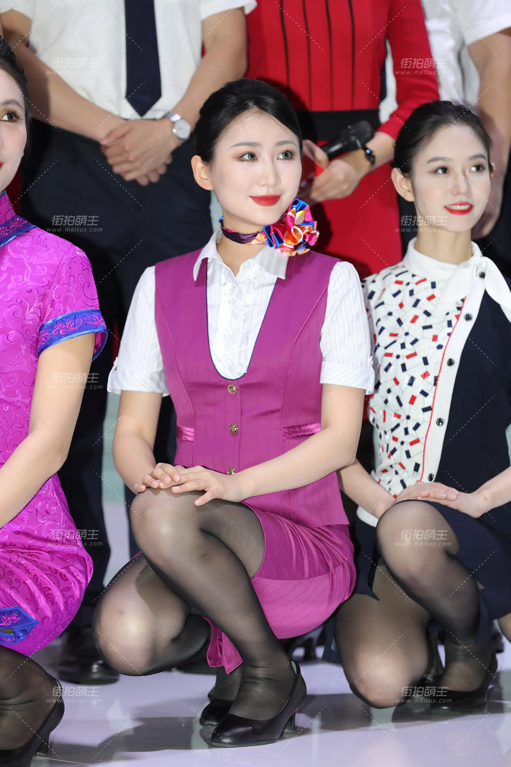 《中国机长》中空姐同款川航紫红制服空姐舞姿优美 [156P-1.12GB]