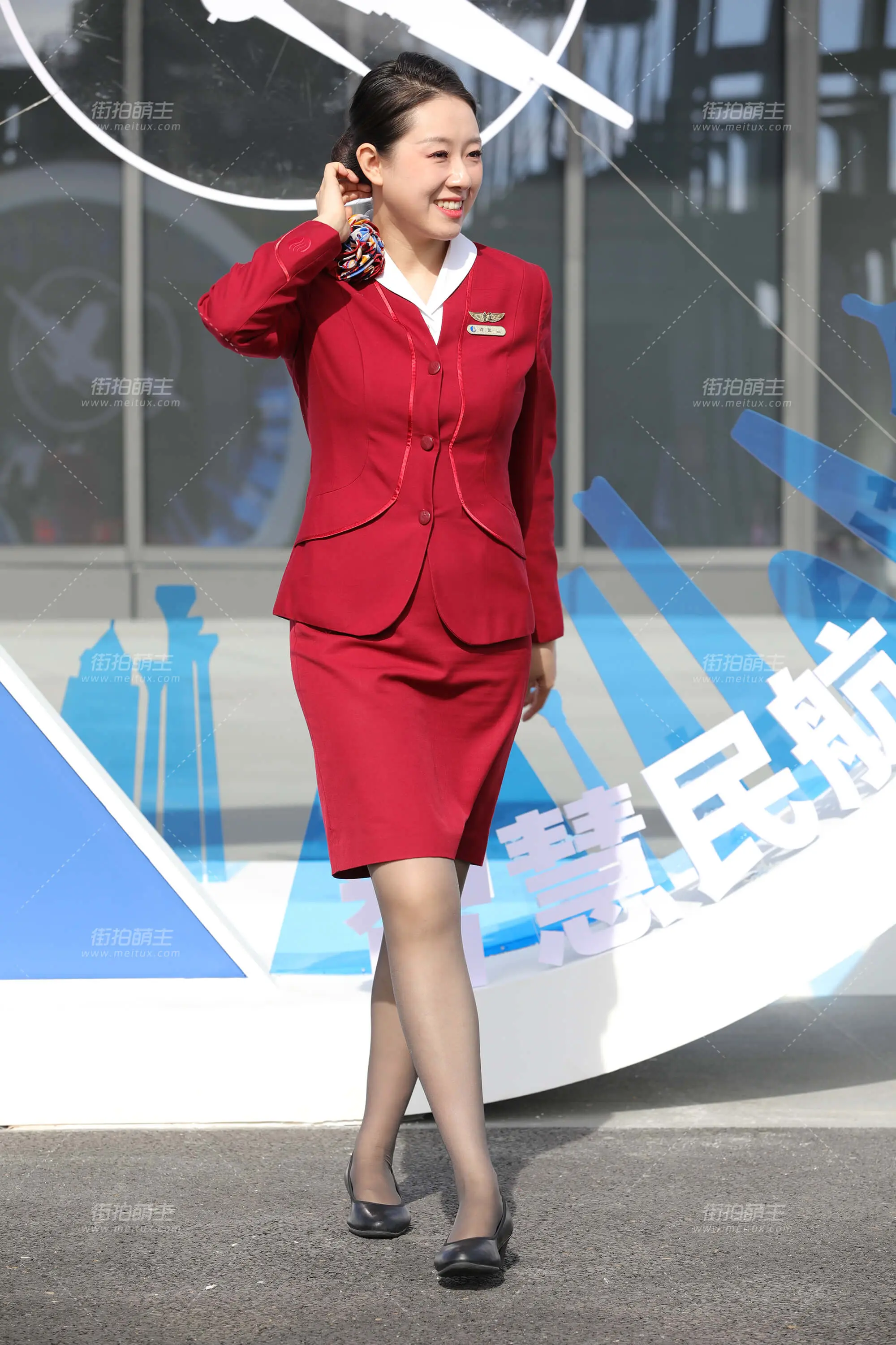 山航空姐端庄秀丽咖啡丝高跟大长腿很赞 [75P-555MB]
