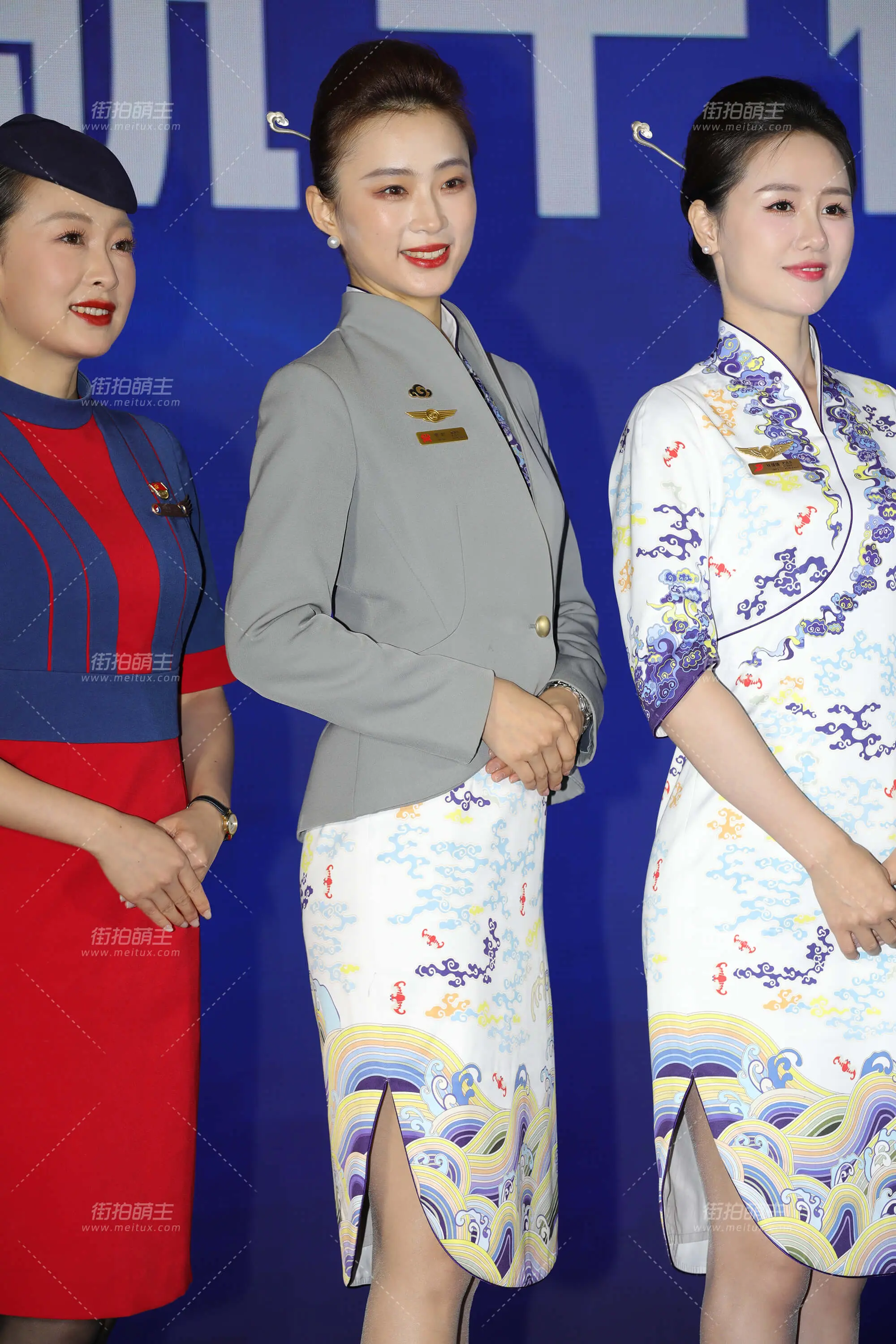 十佳空乘海航空姐灰丝细跟形象身材笑容迷人 [74P-890MB]