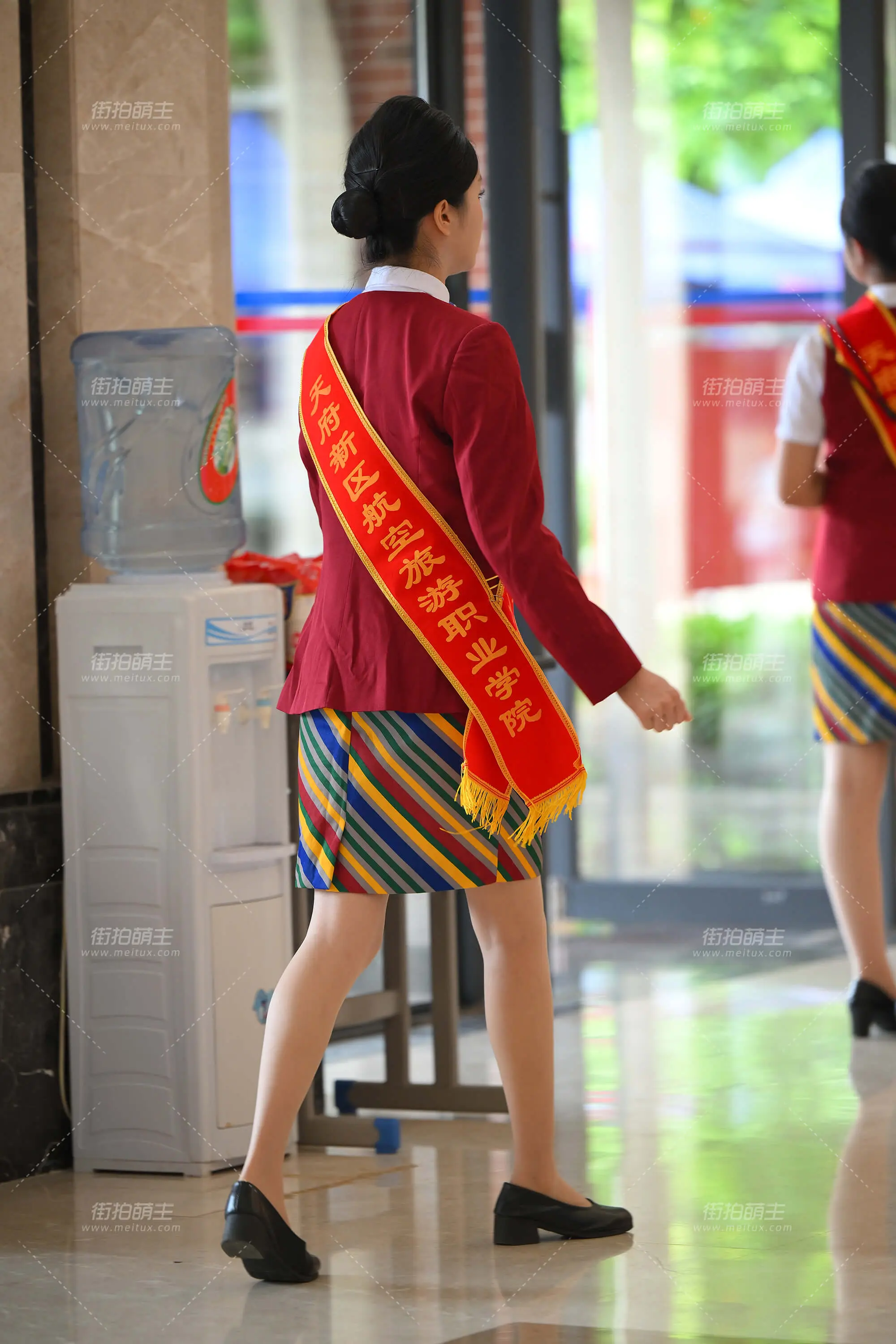 SH25-33-75 天府航空-纤细美腿 [75P-1.33GB]