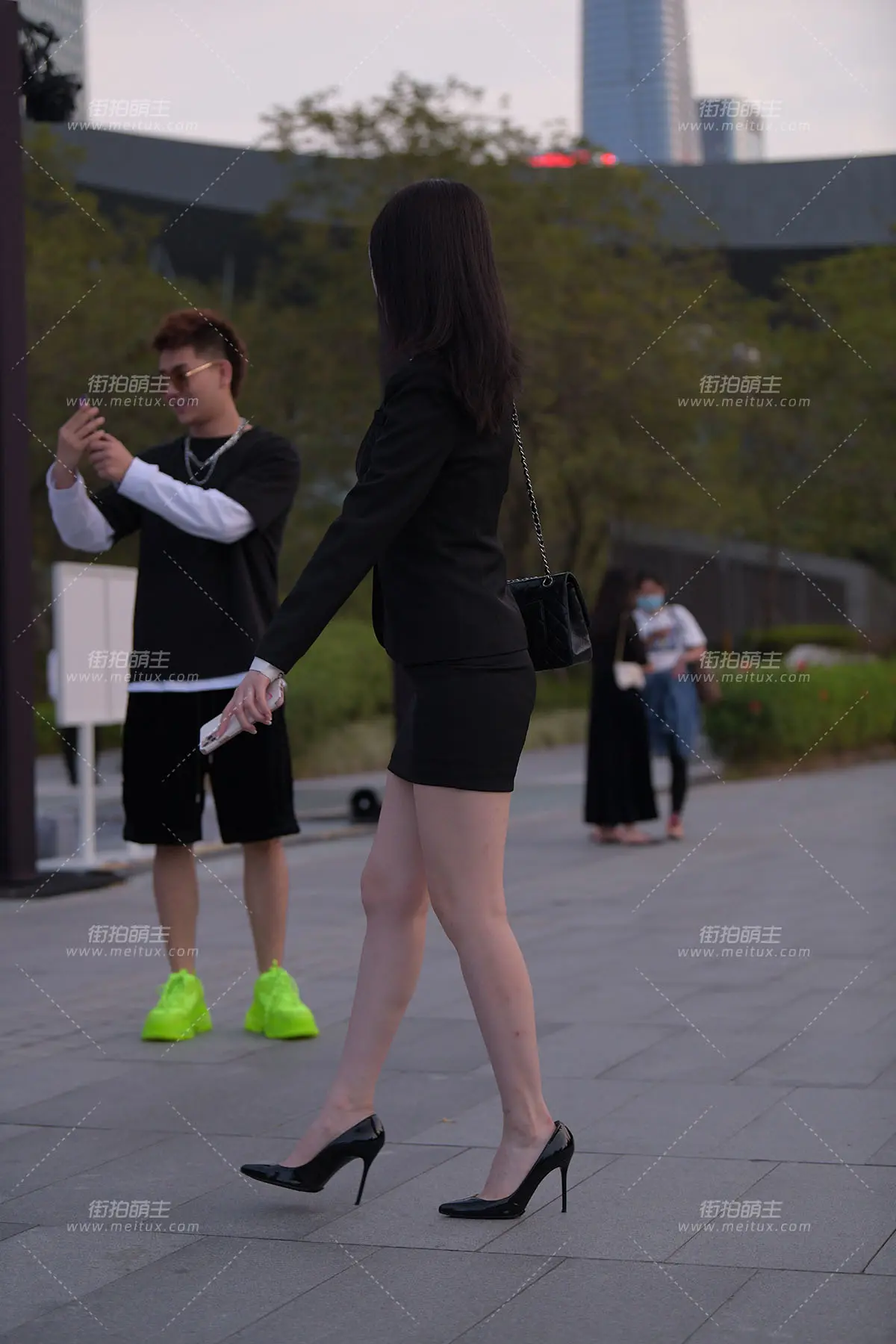 A201027-4+106 职工制服美腿高跟小姐姐 [106P-2.52GB]