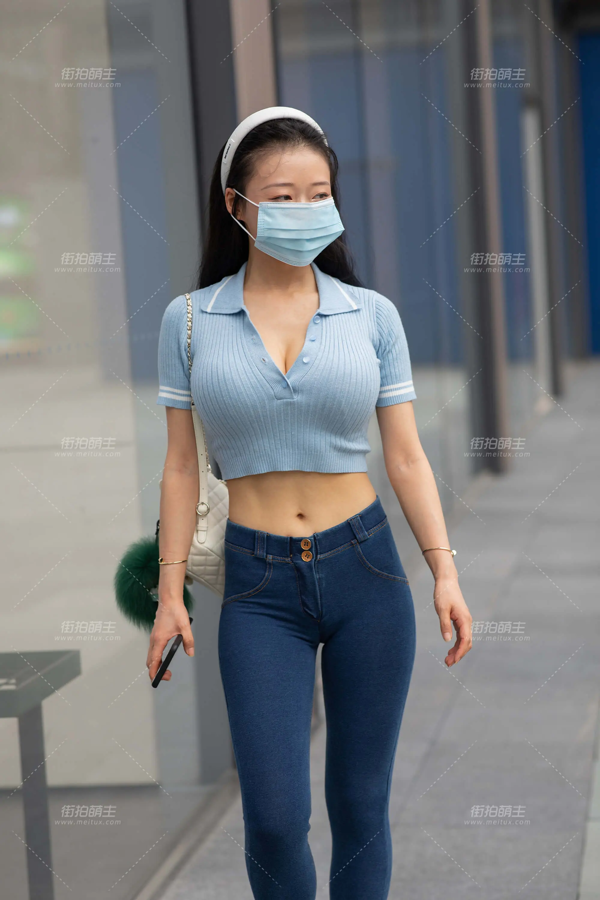 201011-68 蜜桃小姐姐 尽显好身材 [68P1V-0.98GB]