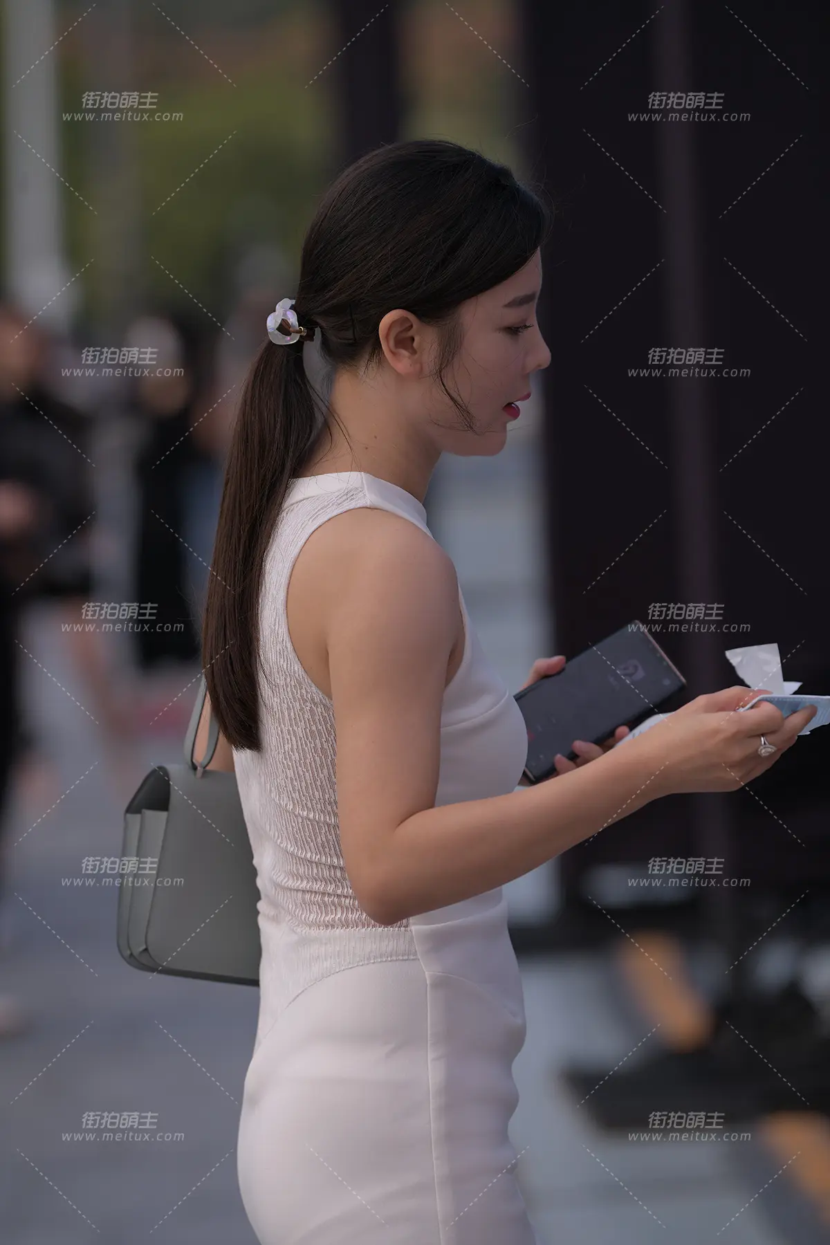 201025-2+89 别人的老婆 [89P-1.82GB]