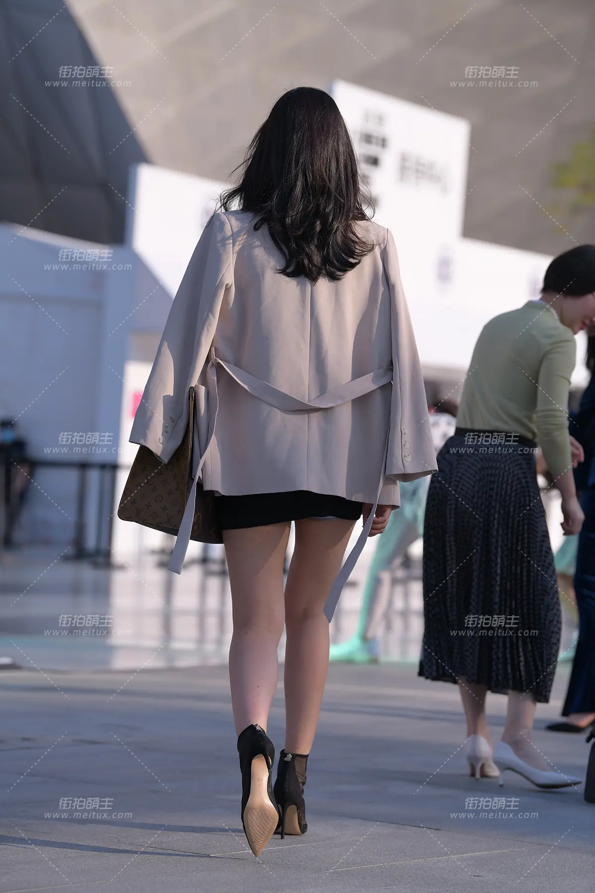 201026-2+55 有钱人的老婆 [55P-1.18GB]