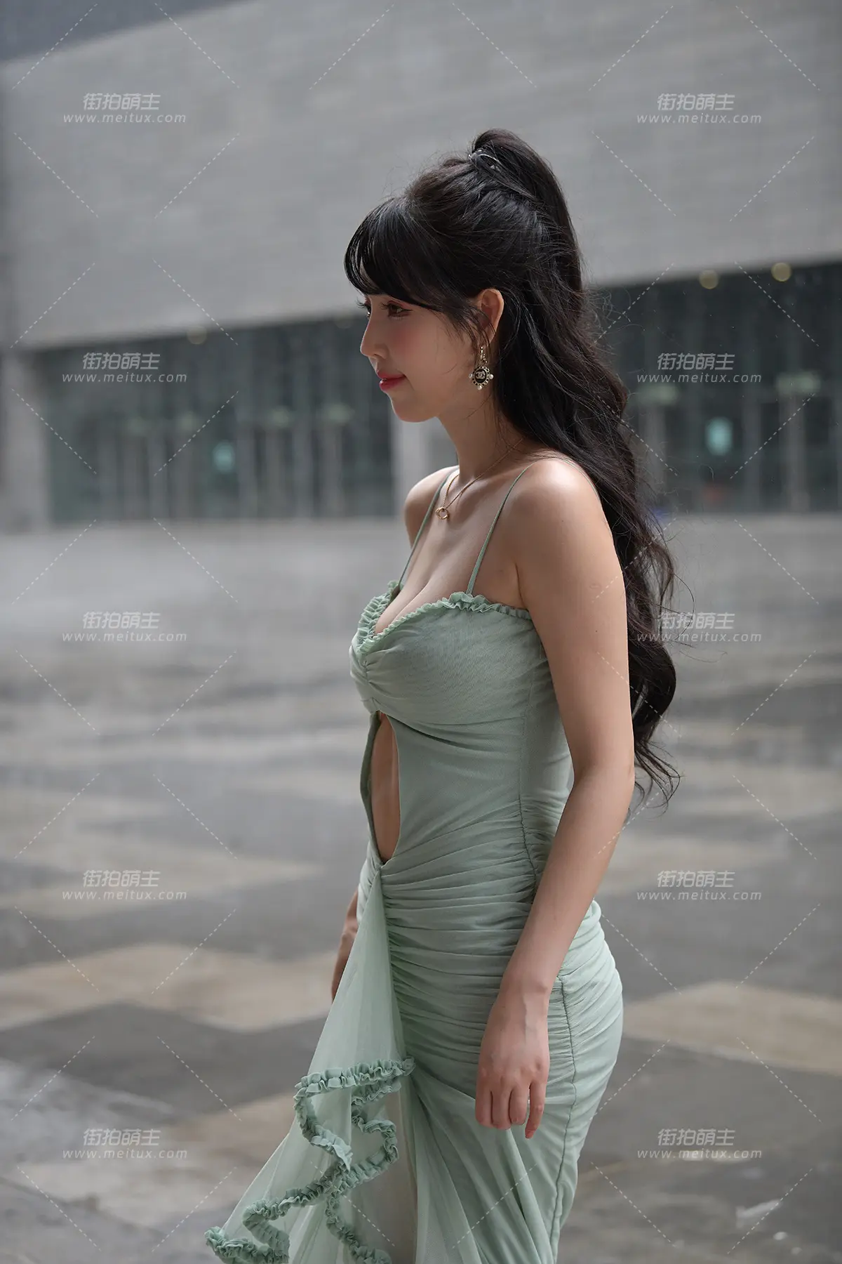 2492-13=126 性感美胸 小哈娜 [128P-2.91GB]