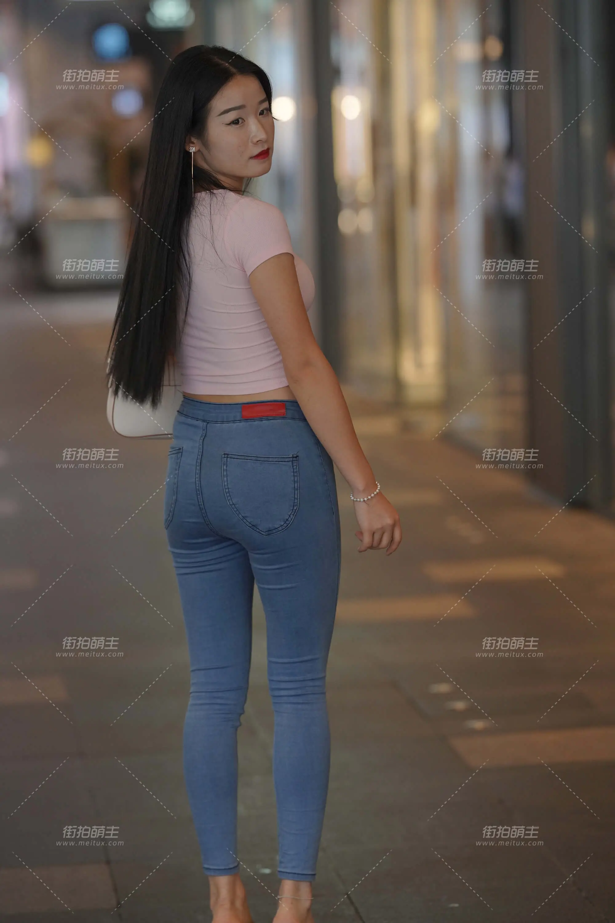 210826-3 紧牛 [129P1V-2.04GB]