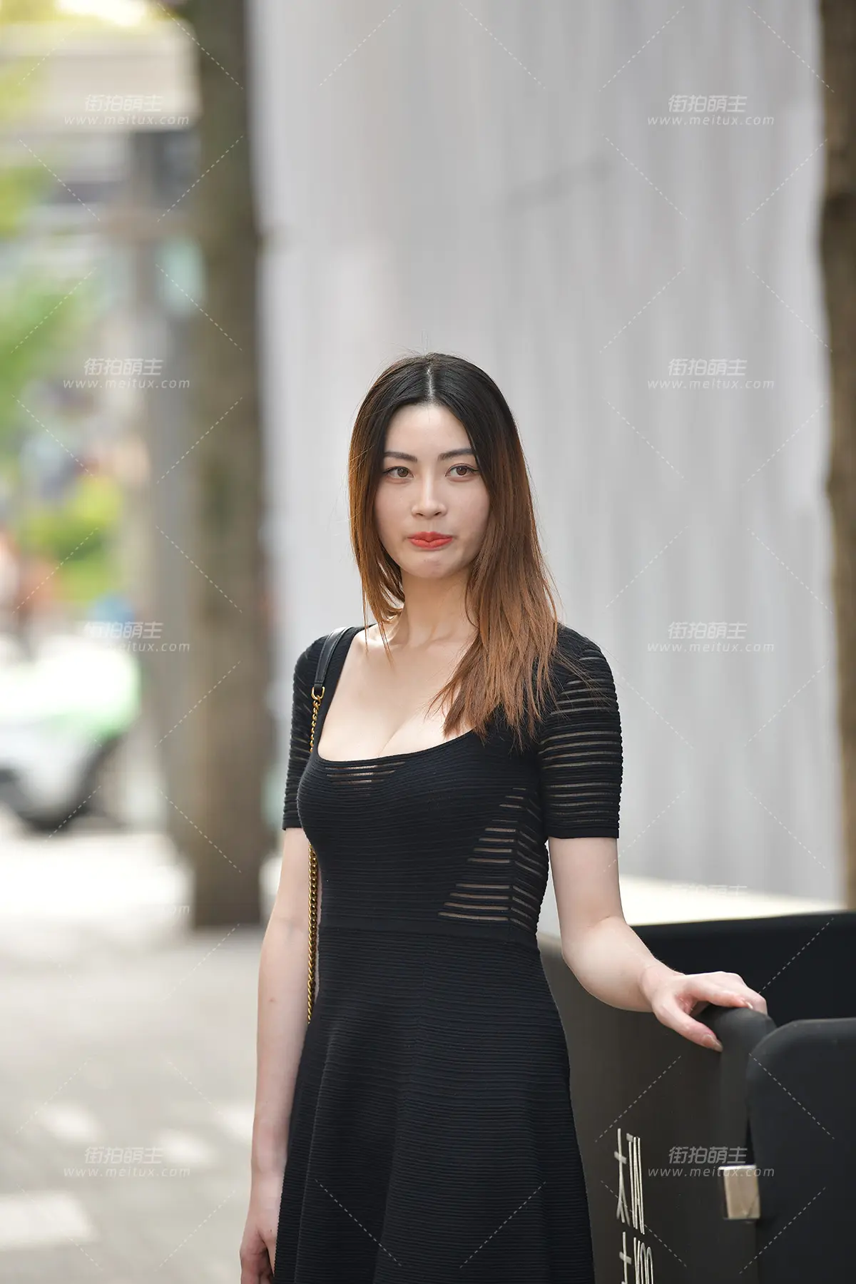 25221-8=81 丰满，白皙美腿拖鞋小姐姐 脚底 [93P-1.98GB]