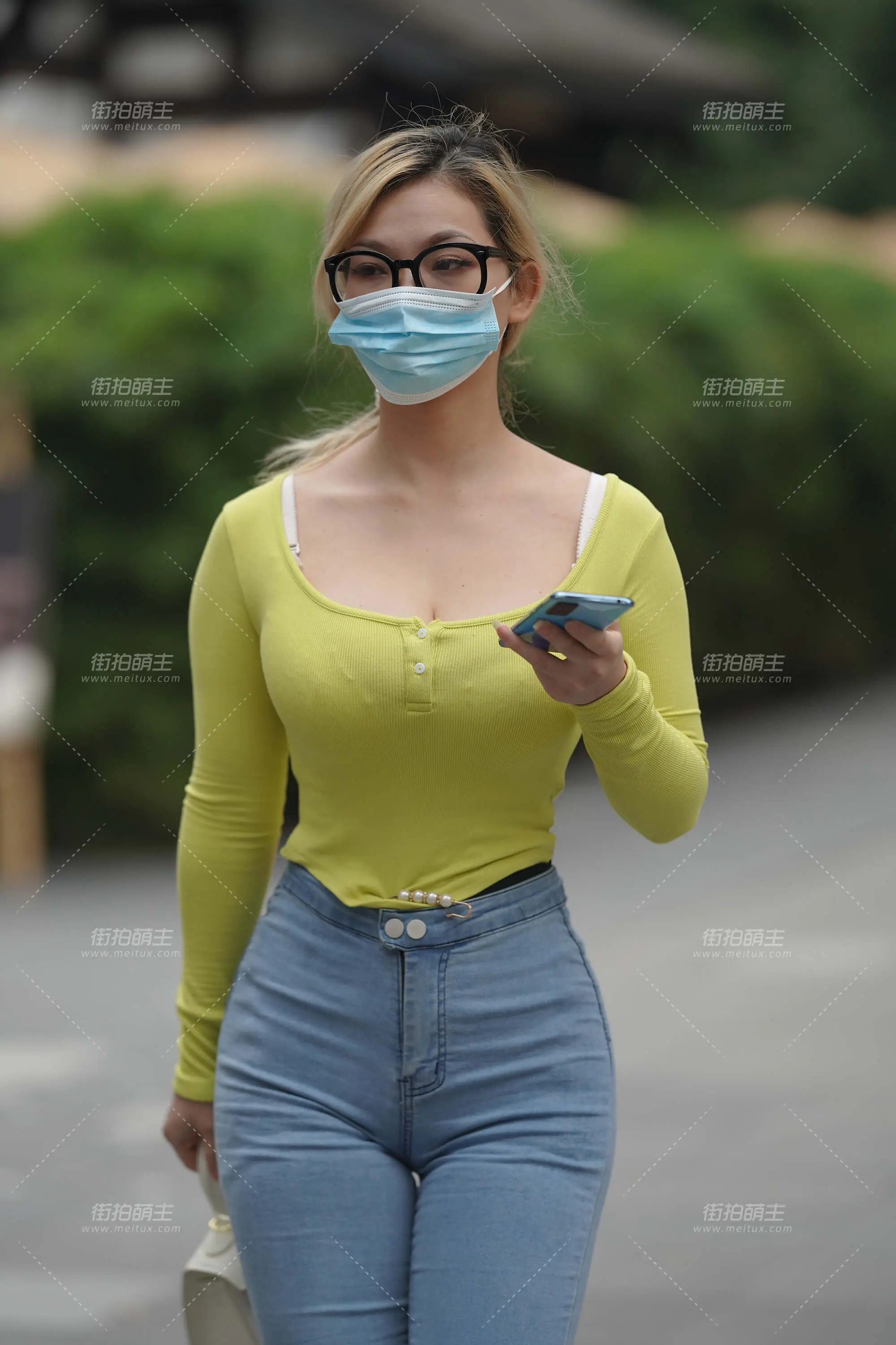 211030-2 紧牛小姐姐 前凸后翘 [182P1V-2.89GB]