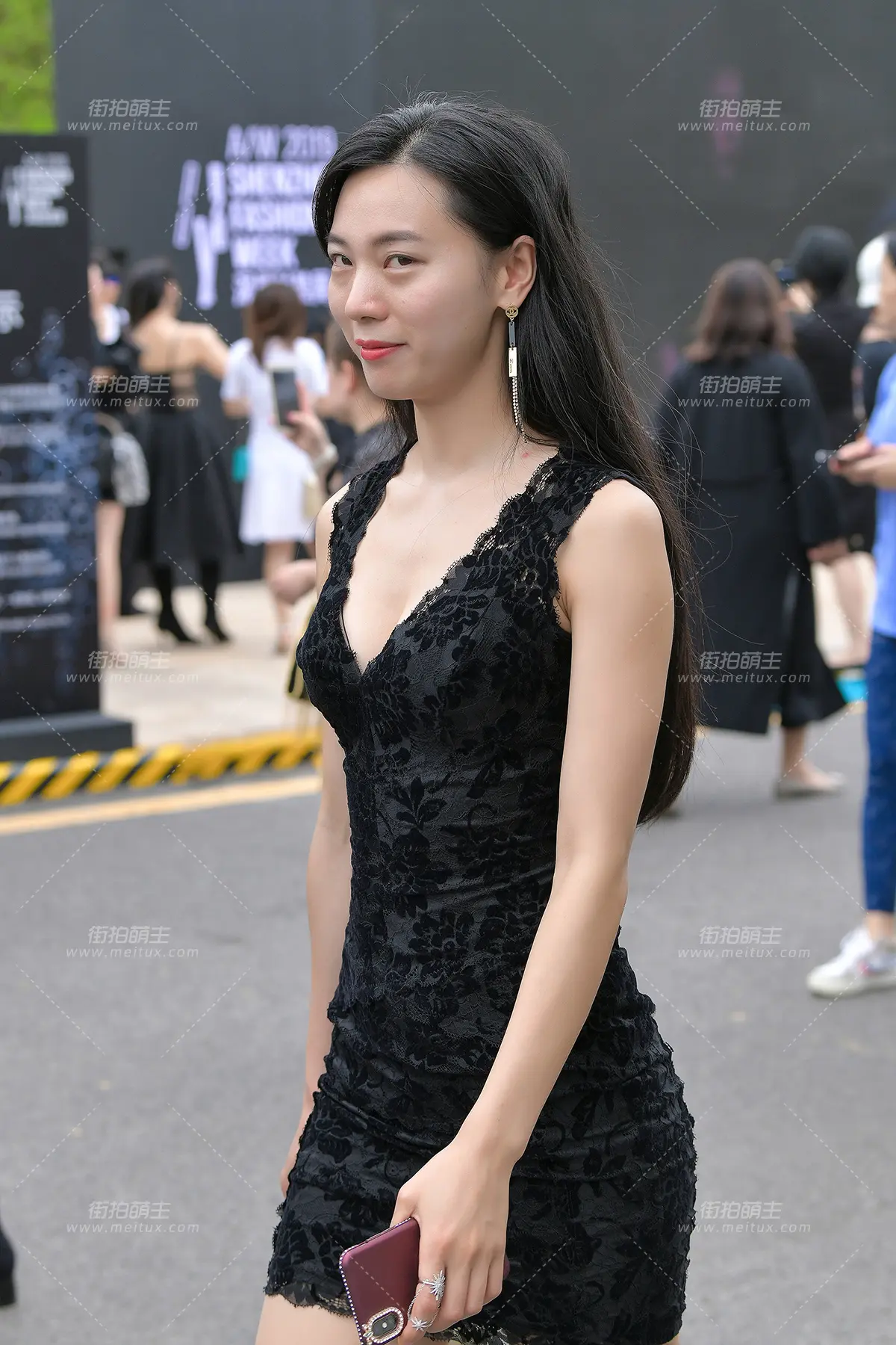 9320-12+58 爱穿丝袜的风情朲萋 [58P-468MB]