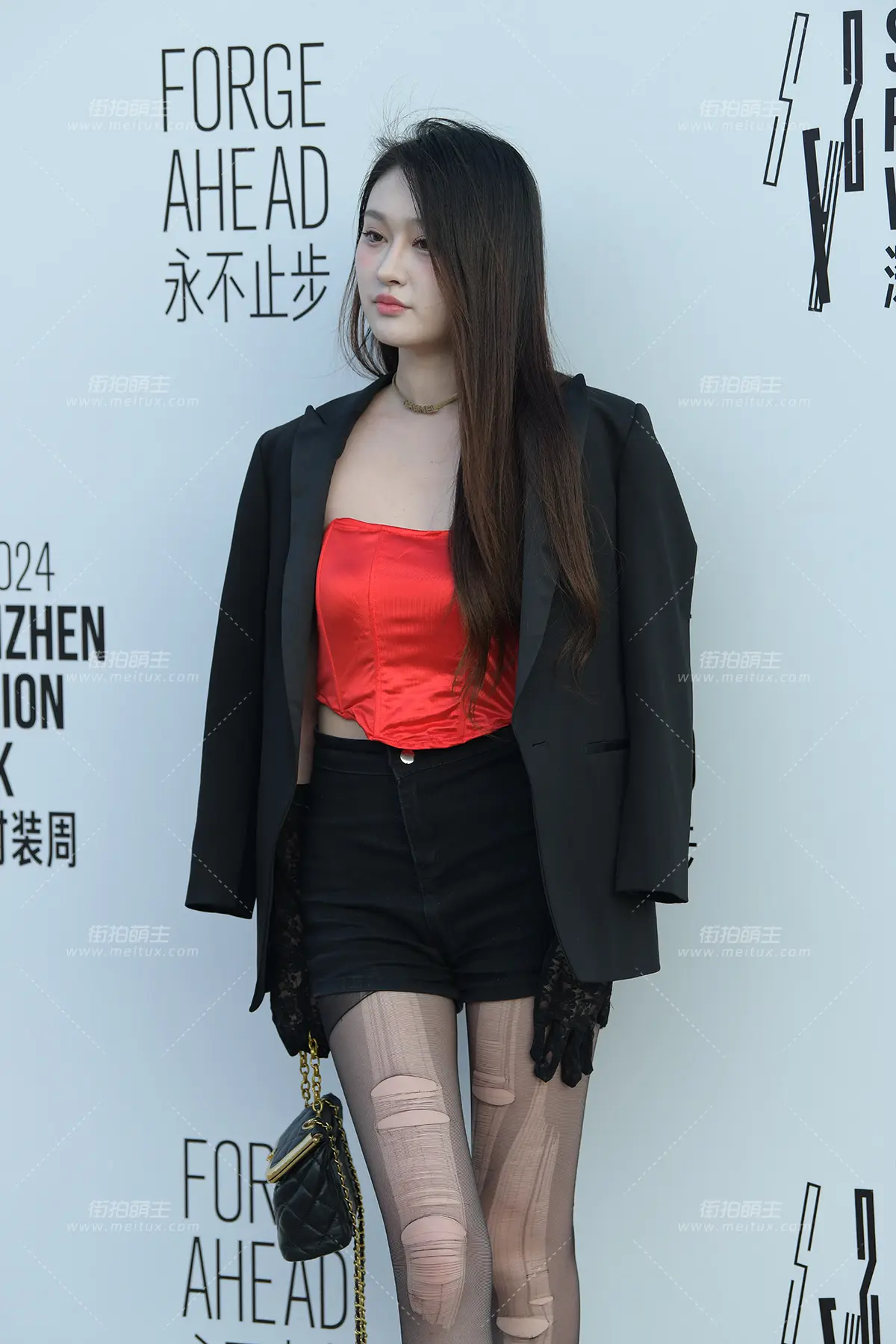 23918-9=105 手撕黑丝，大长腿美女 [105P1V-2.98GB]