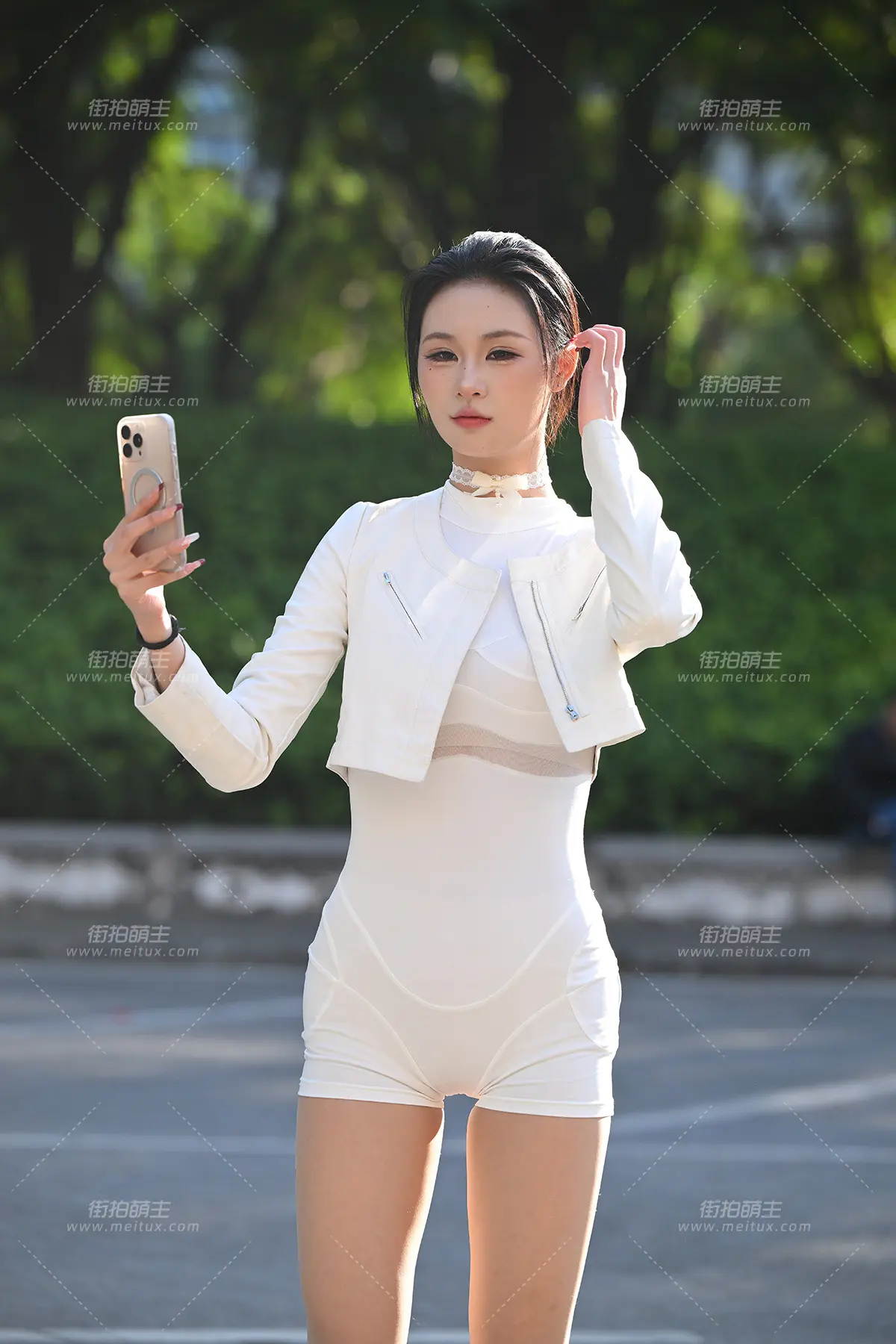 251125-19-265 紧身热裤 肉丝大长腿网红 [265P-5.43GB]