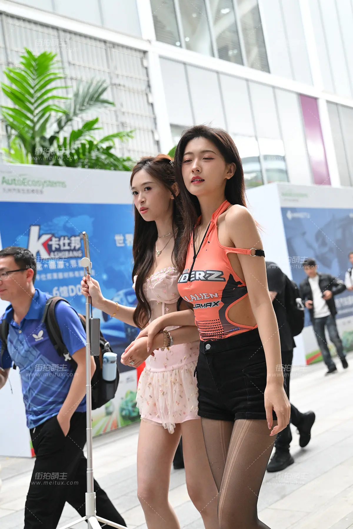 网红任绵绵166 黑丝配凉高跟 [132P-3.05GB]