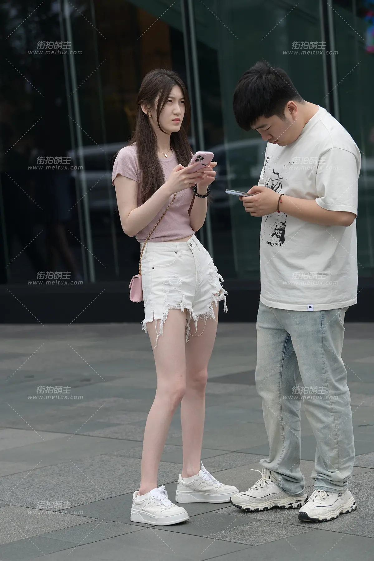 23526-10=51 白皙美腿热裤 [51P-1.11GB]
