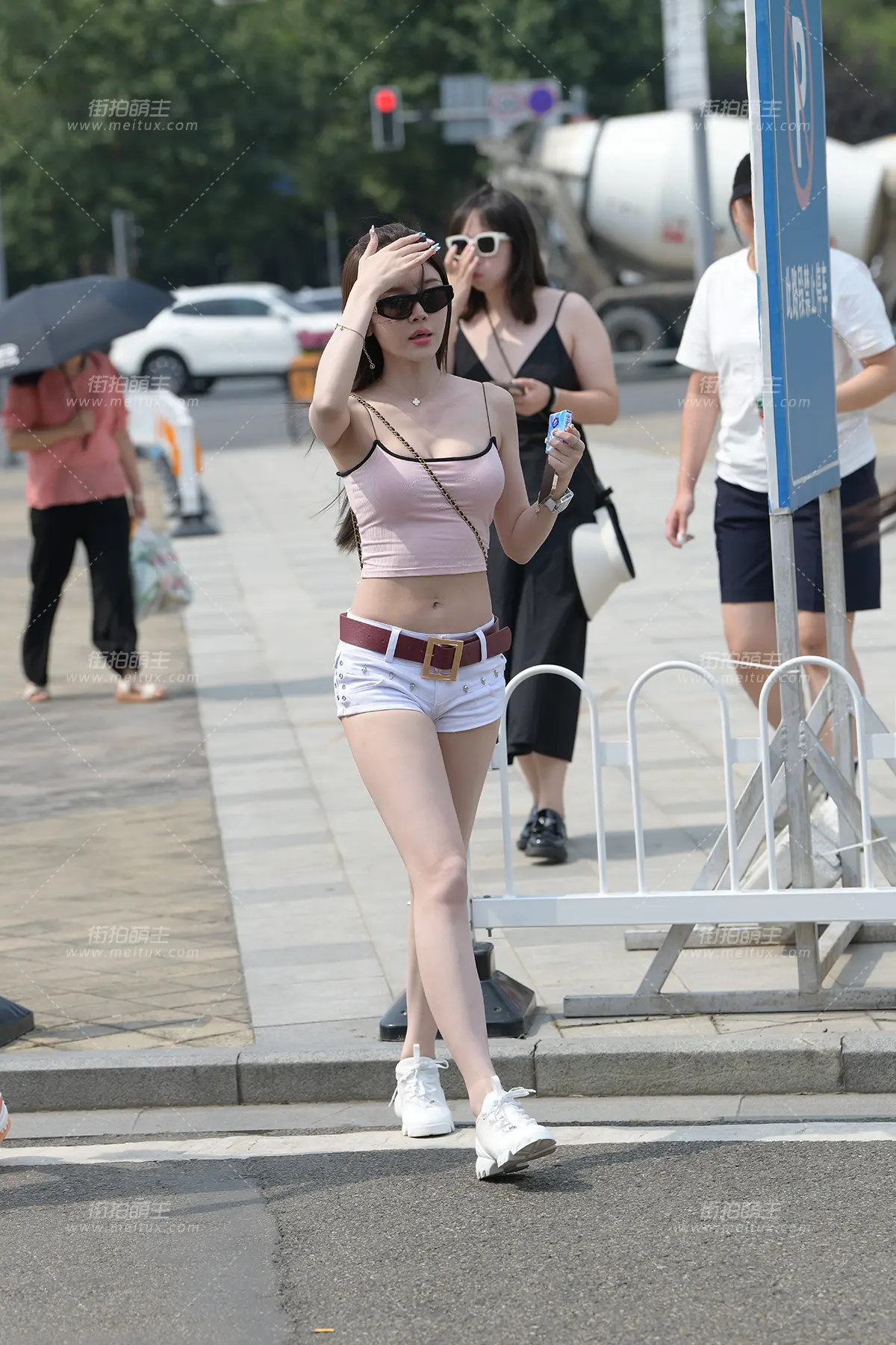 23623-12=65 紧致热裤美腿小仙女 [65P-1.43GB]