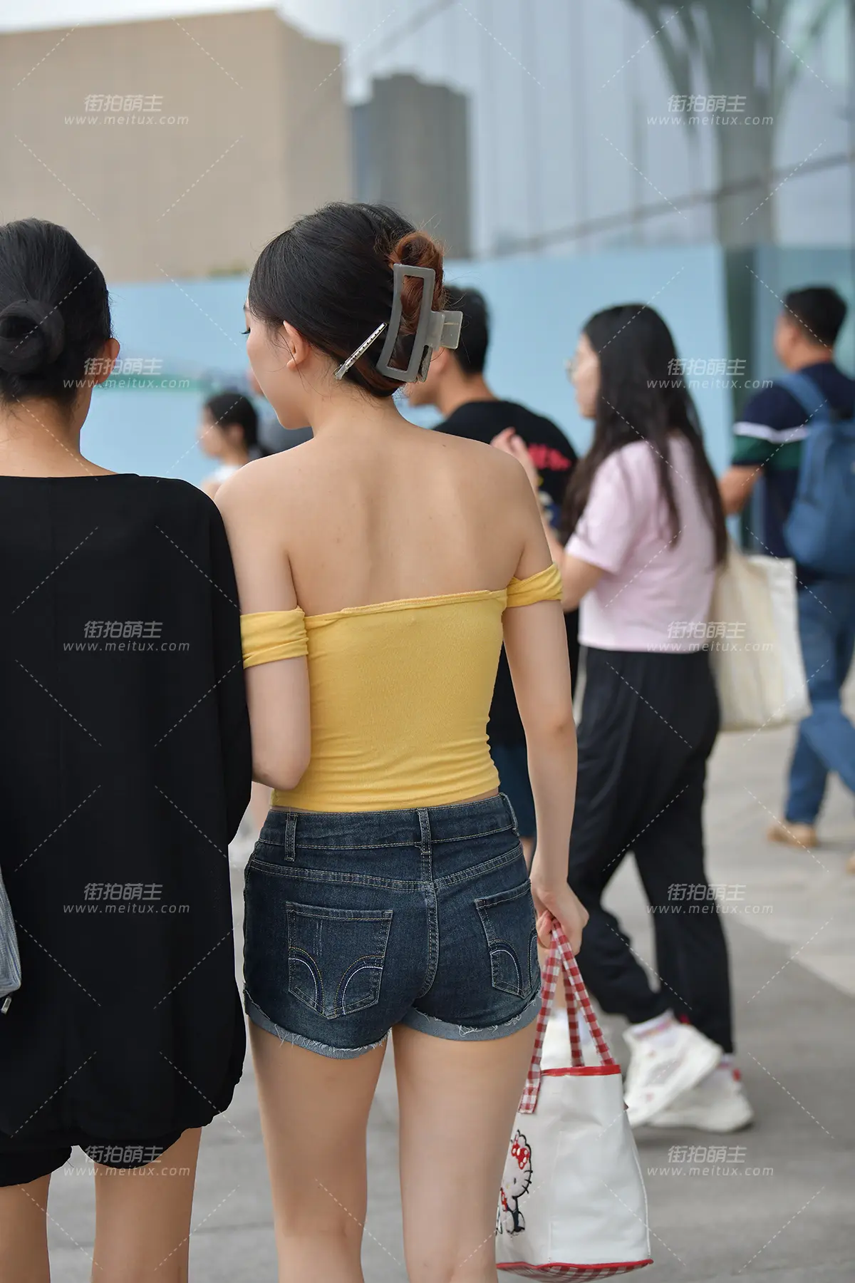 24831-59=59 抹胸热裤小姐姐 [59P-1.29GB]