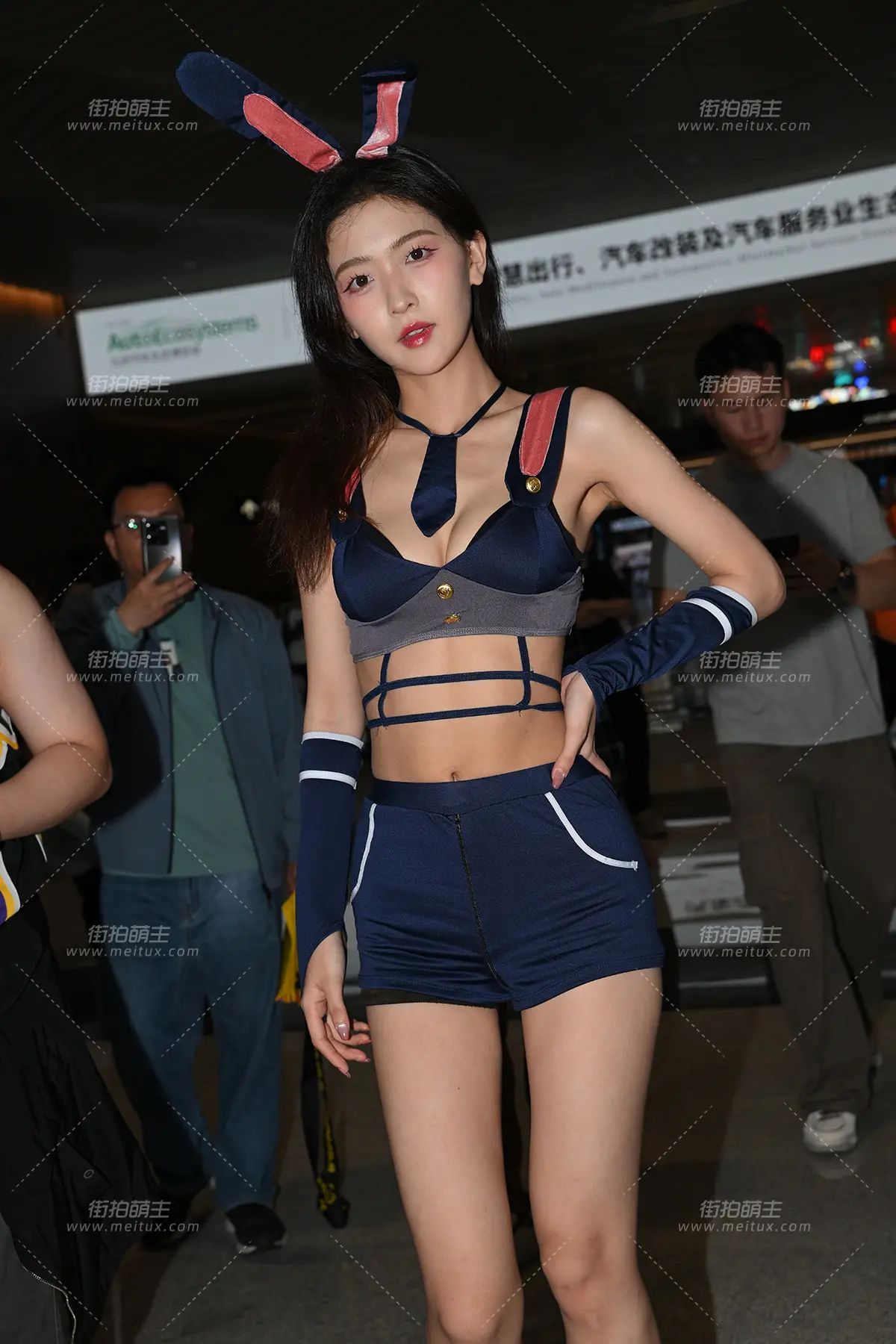 2532-17=68 网红 任绵绵 性感小背心 [68P-1.24GB]