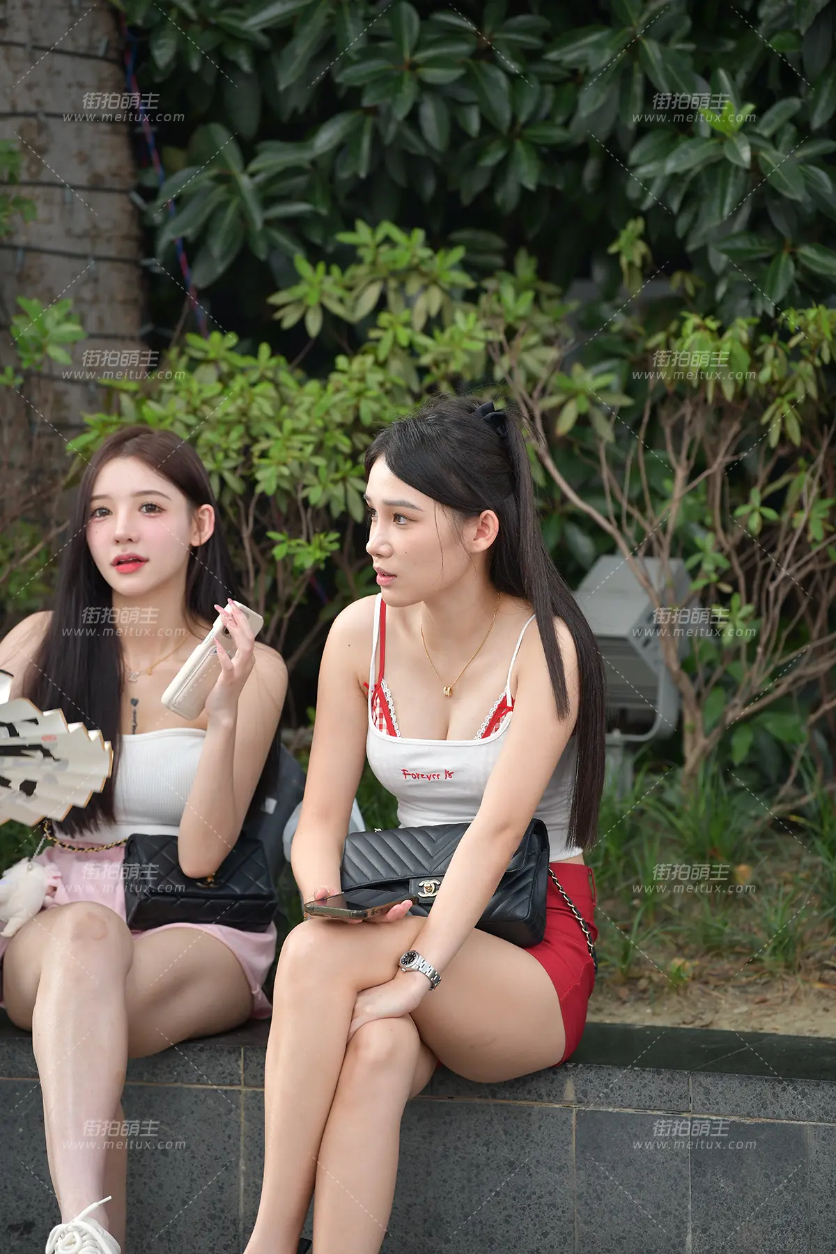 2541-3=50 街头热裤好闺蜜 [50P-1.12GB]