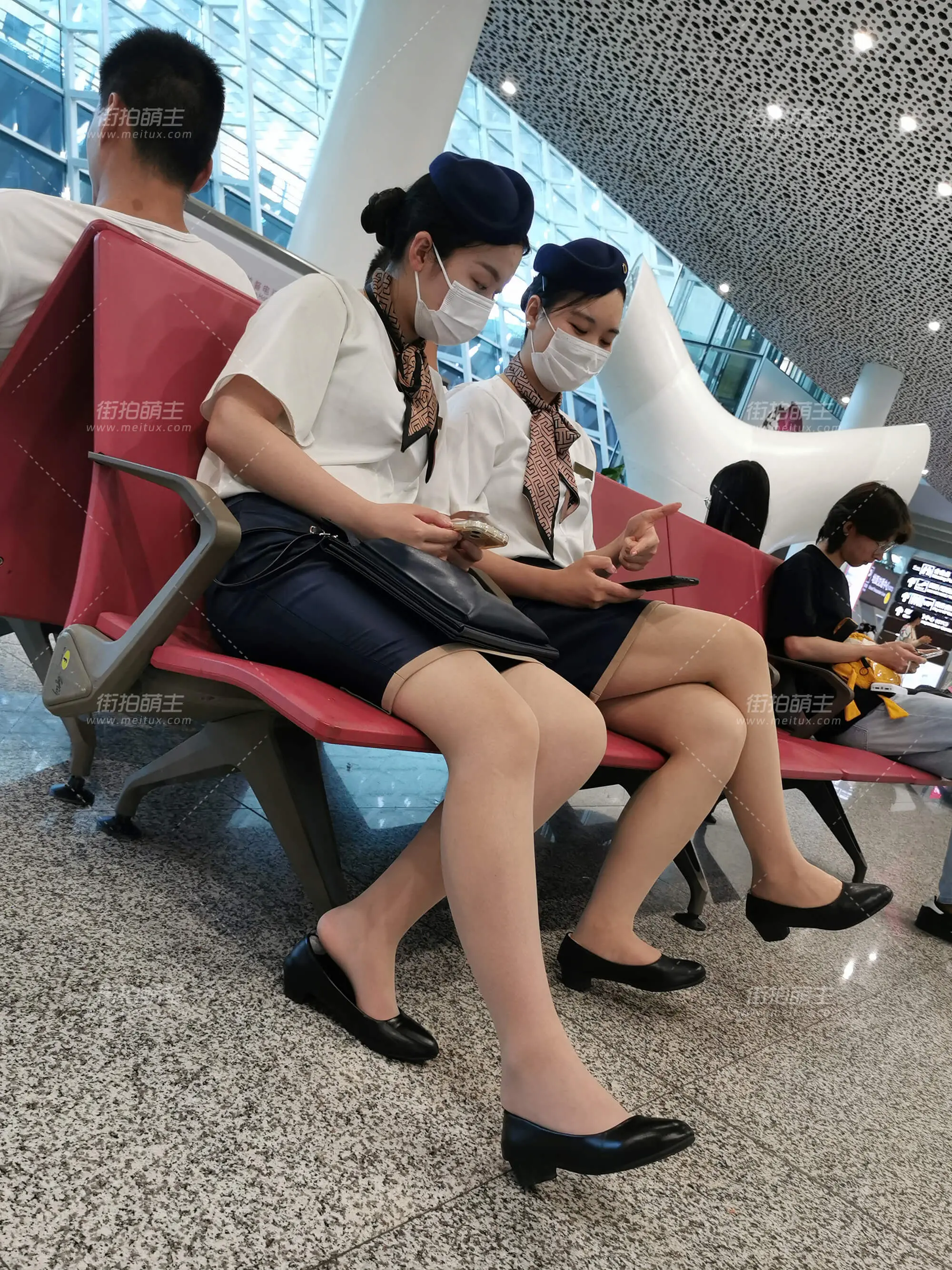 航站楼偶遇专车公司客服制服装肉丝挑鞋玩鞋 [56P-505MB]