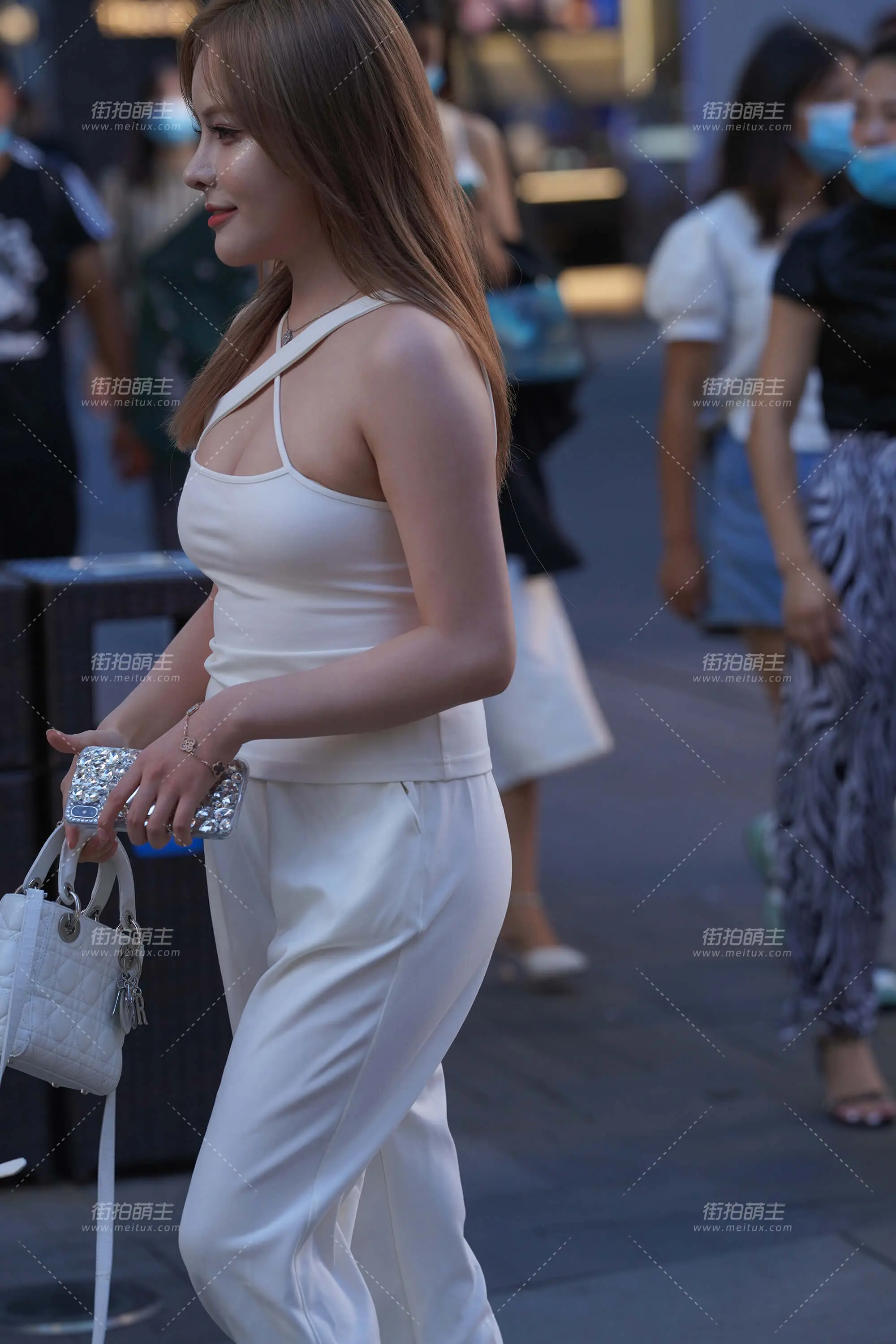 201128-95 魅力白 [95P4V-1.22GB]