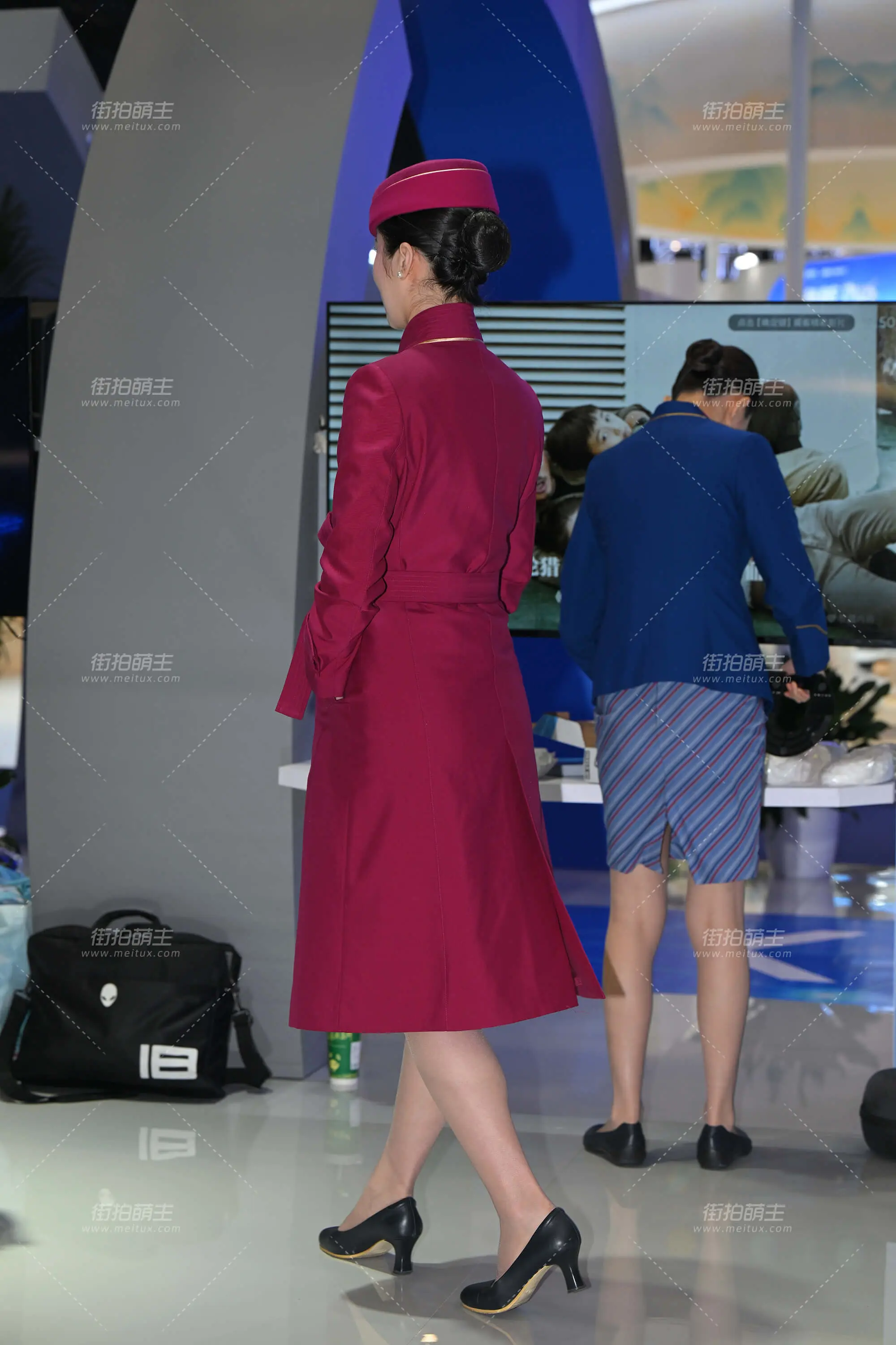 SH25-174-108 南航空姐-红色长袍 [108P-2.44GB]