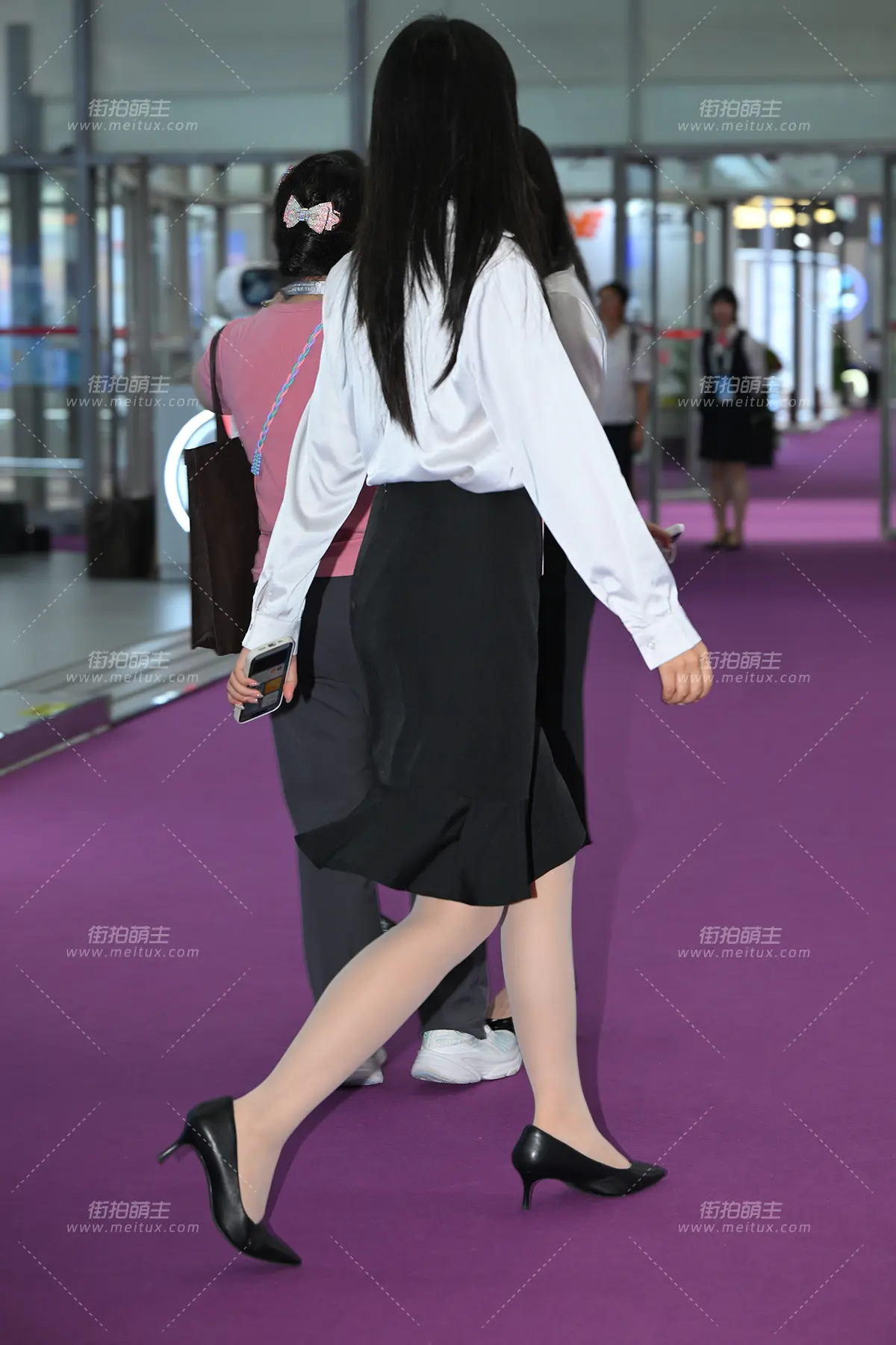 25626-9=39 白衬衫肉丝御姐 [39P-776MB]