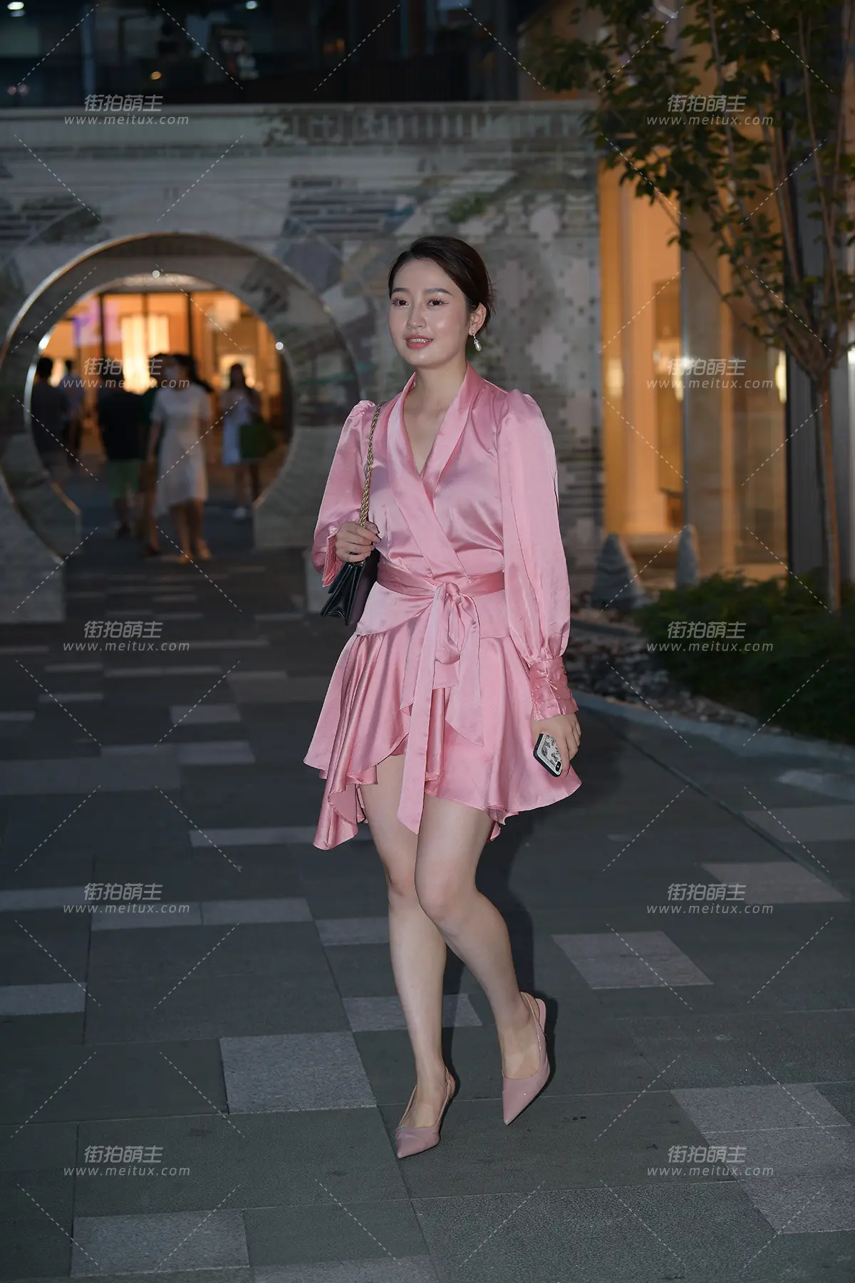 2278-8+142 靓丽的美少妇 [142P1V-3.97GB]