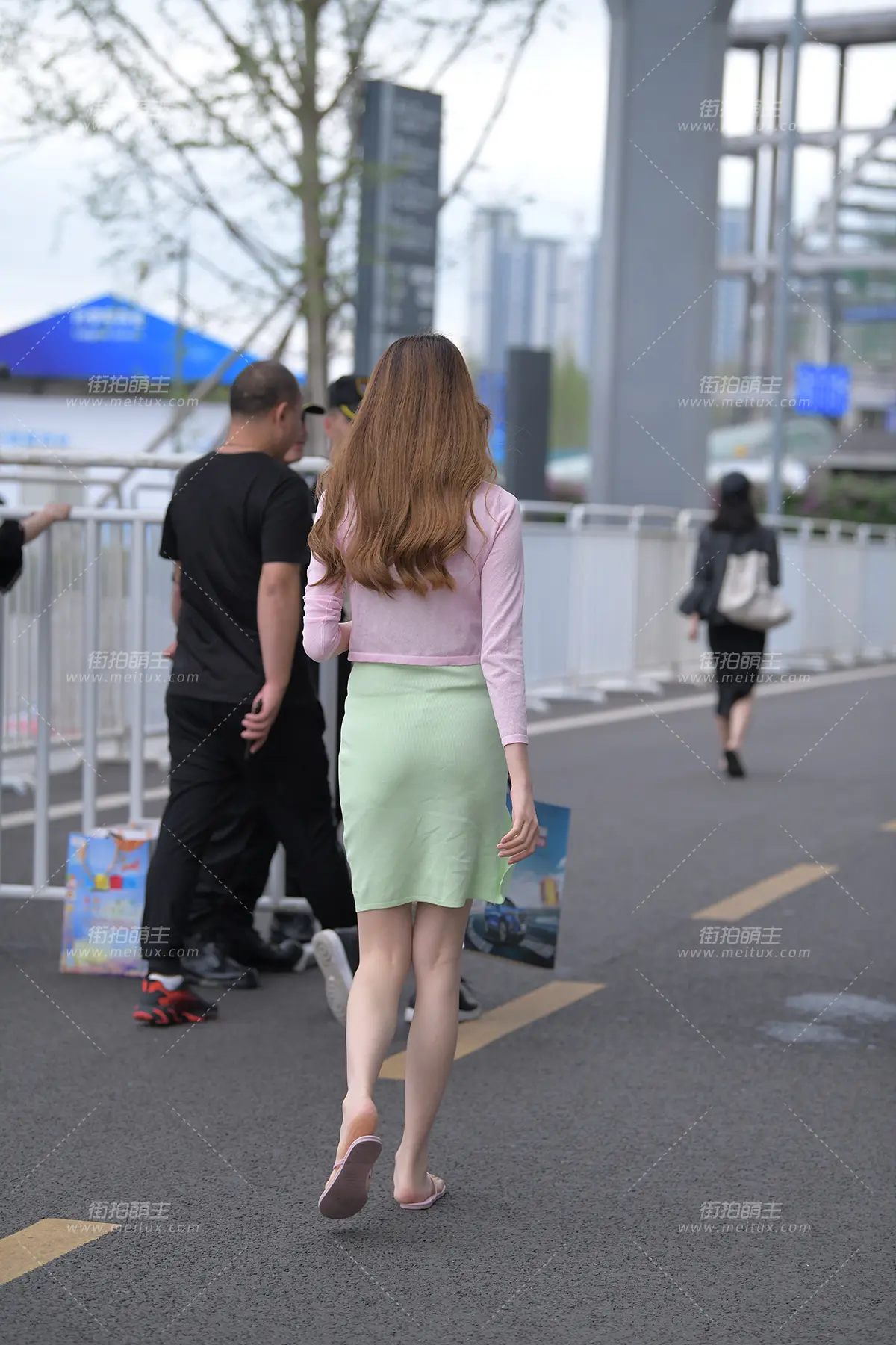 9910-1+36 白皙美腿小姐姐 [36P-471MB]