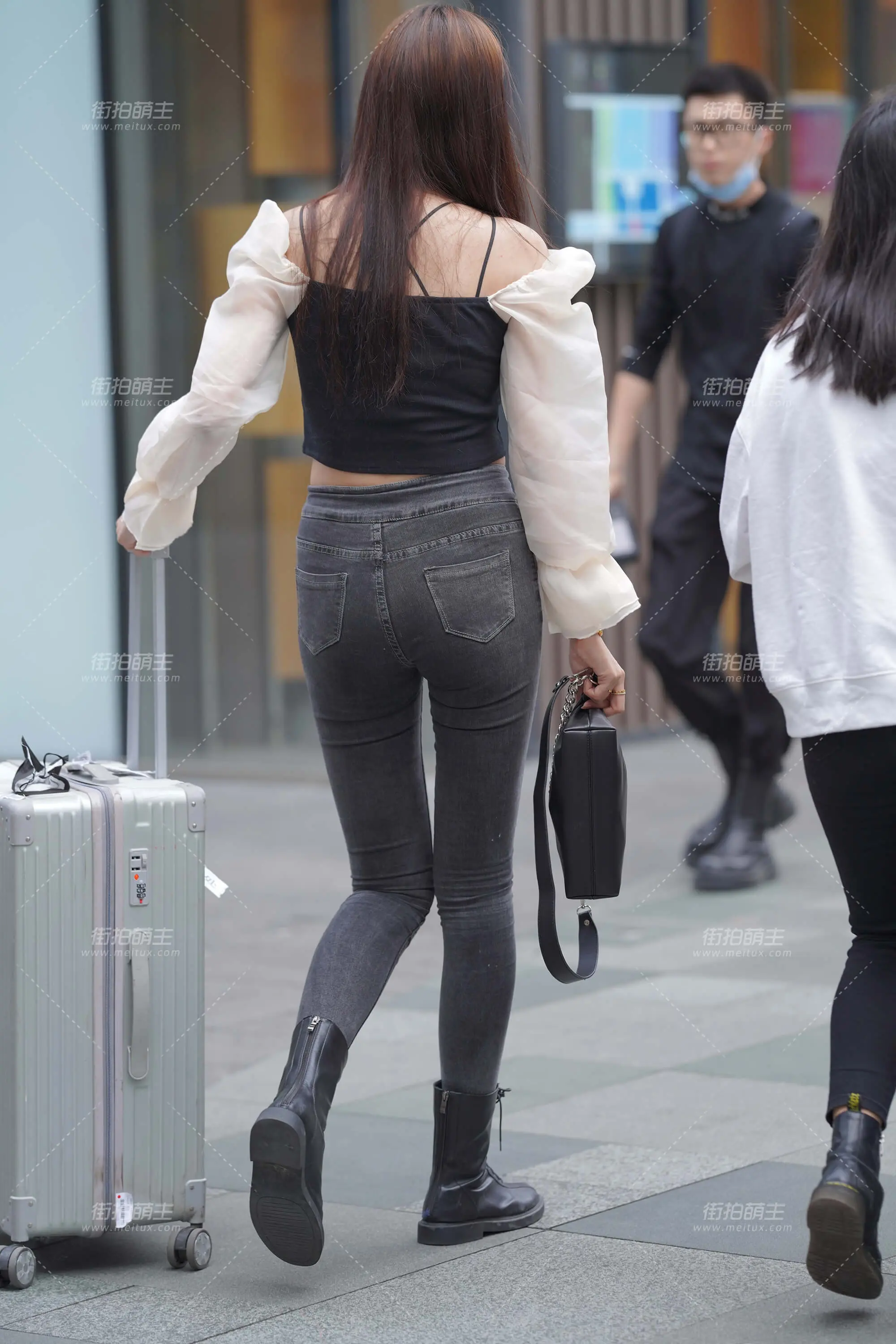 210421-11 长腿牛仔 [32P-375MB]