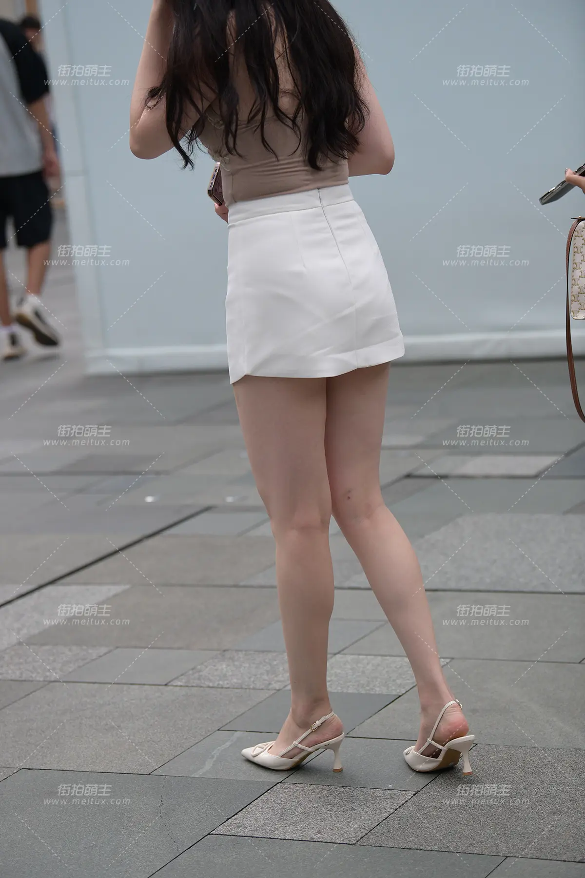 2476-3=132 大白腿小姐姐，不洗我也吃 [132P-3.04GB]