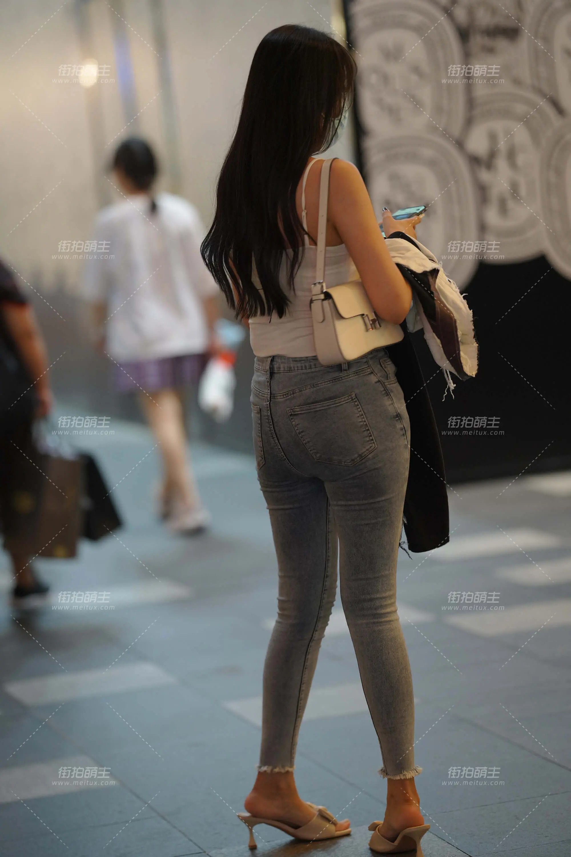 211003-8 丰韵紧牛 [55P1V-936MB]