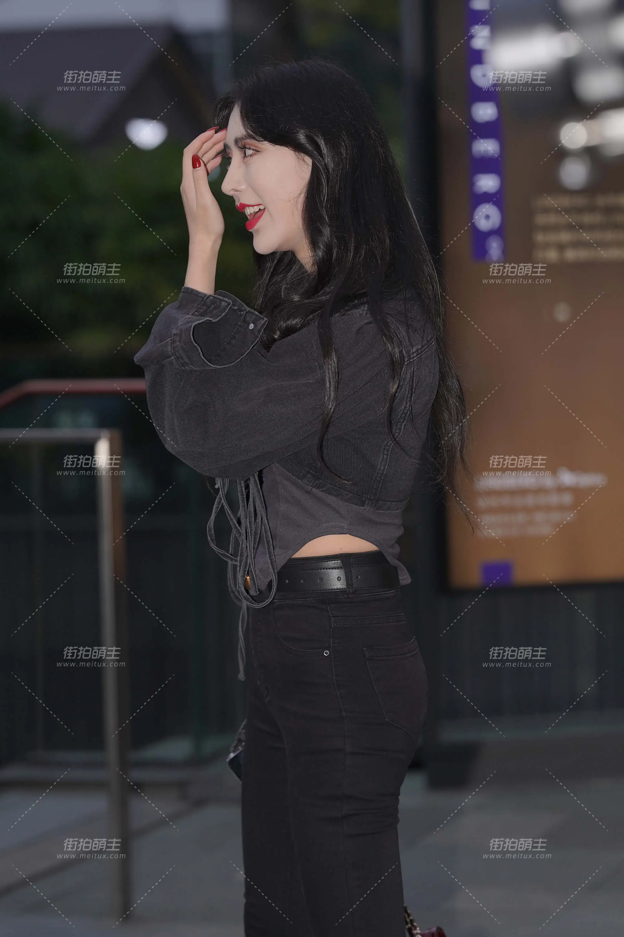 211013-9 牛仔裤美眉 [141P-2.40GB]