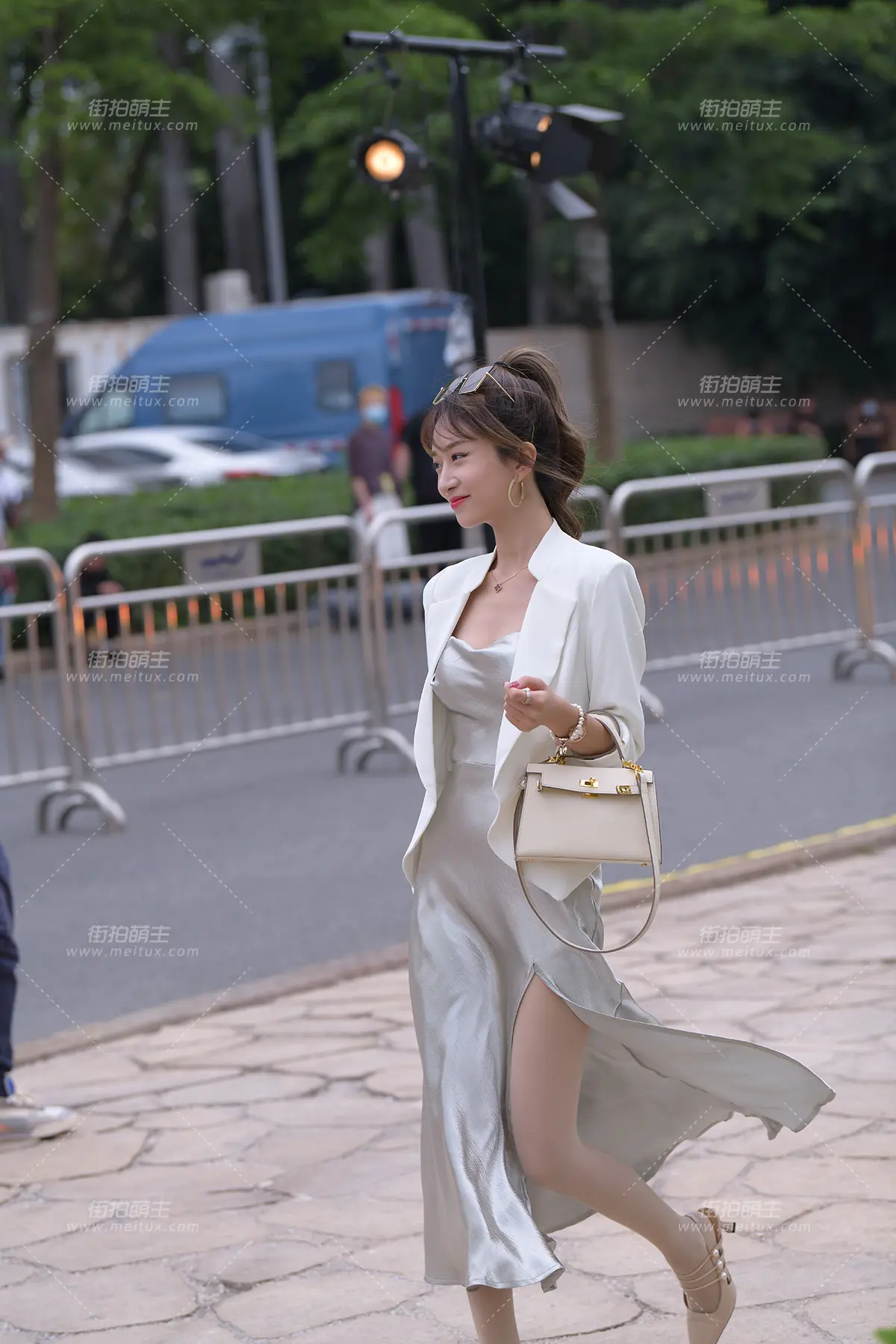 21418-5+122 骨感苗条丝袜小姐姐 [122P-2.61GB]