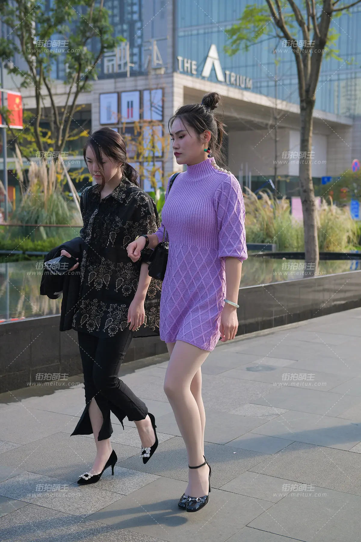 91011-3+56 爱穿丝袜的少妇 [56P-804MB]