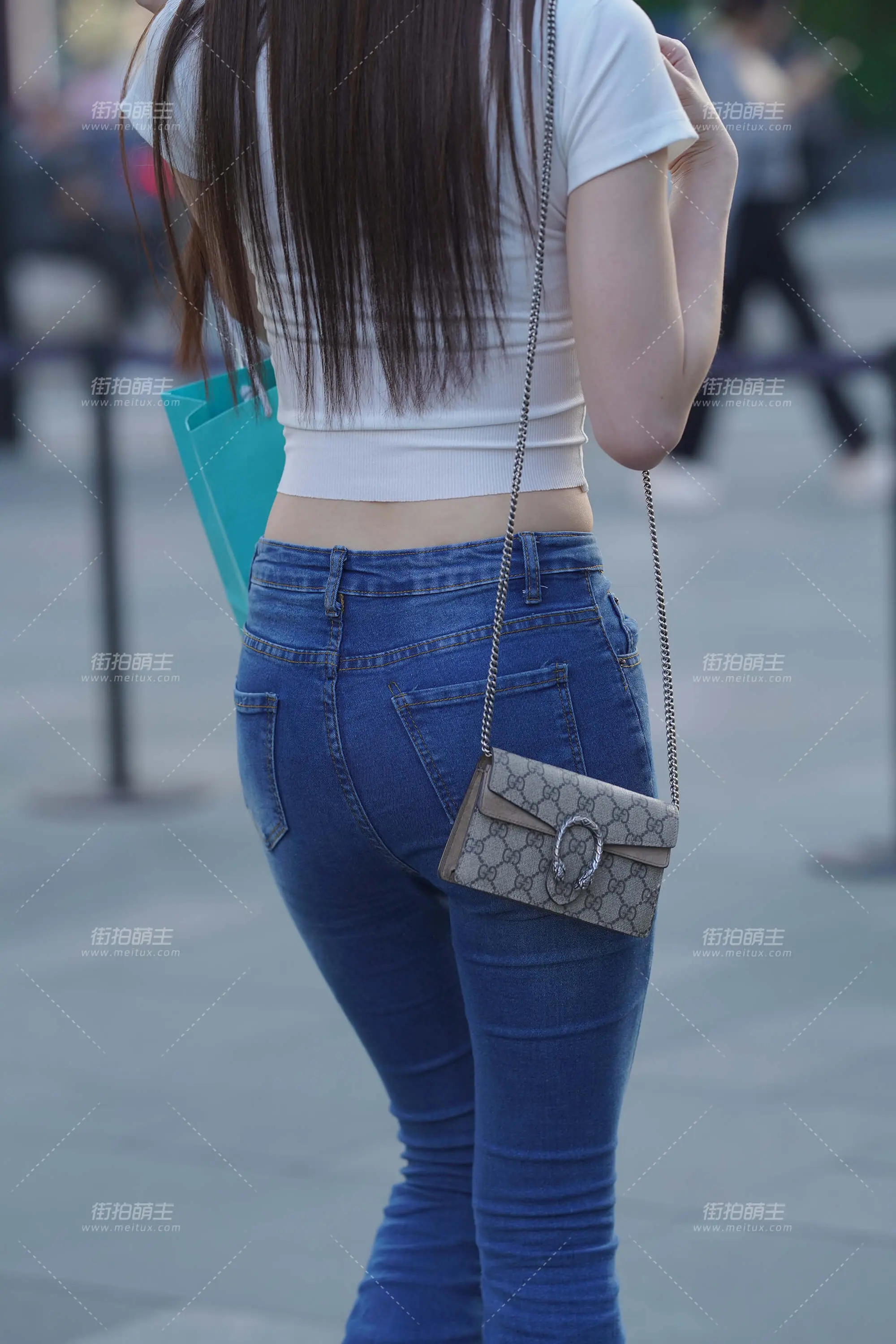 220504-35 小姐姐简单的穿着 搭配出全是腿的效果 [207P-2.68GB]