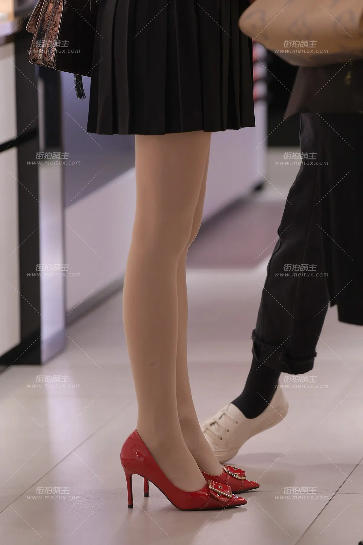 A201013-1+70 肉丝高跟，这种朲妻，可否给我来一卡车 [70P-1.52GB]