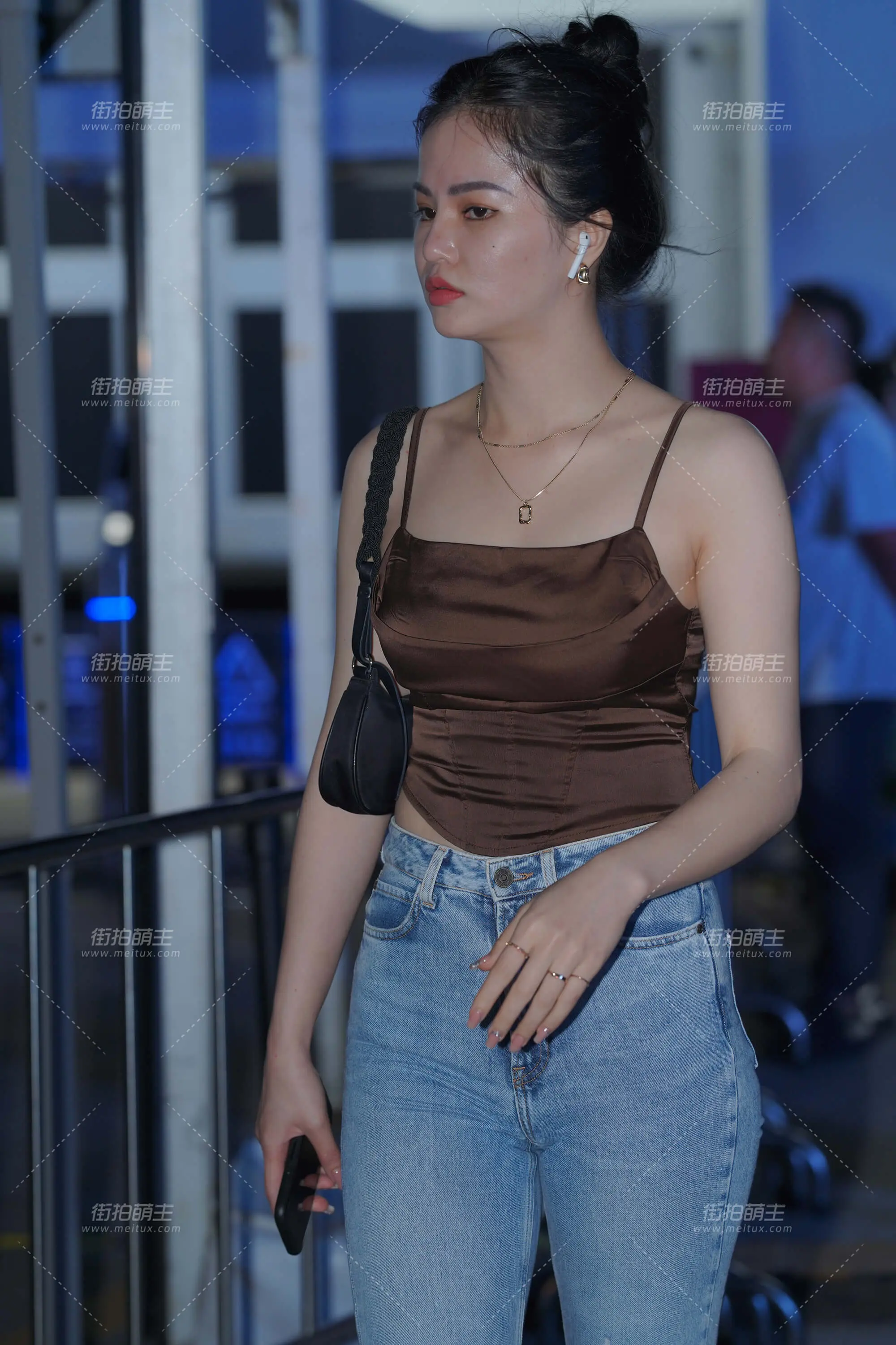 230417-18 长腿牛仔 [70P-1.01GB]