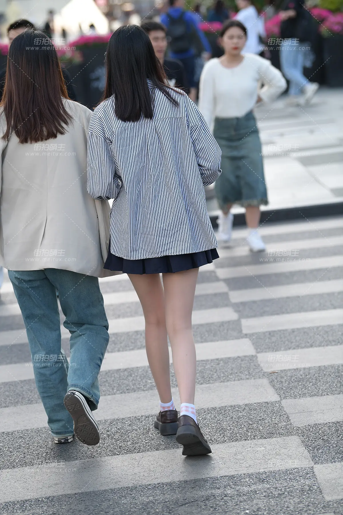 23425-7+67 街拍丝袜女孩 [67P-1.58GB]