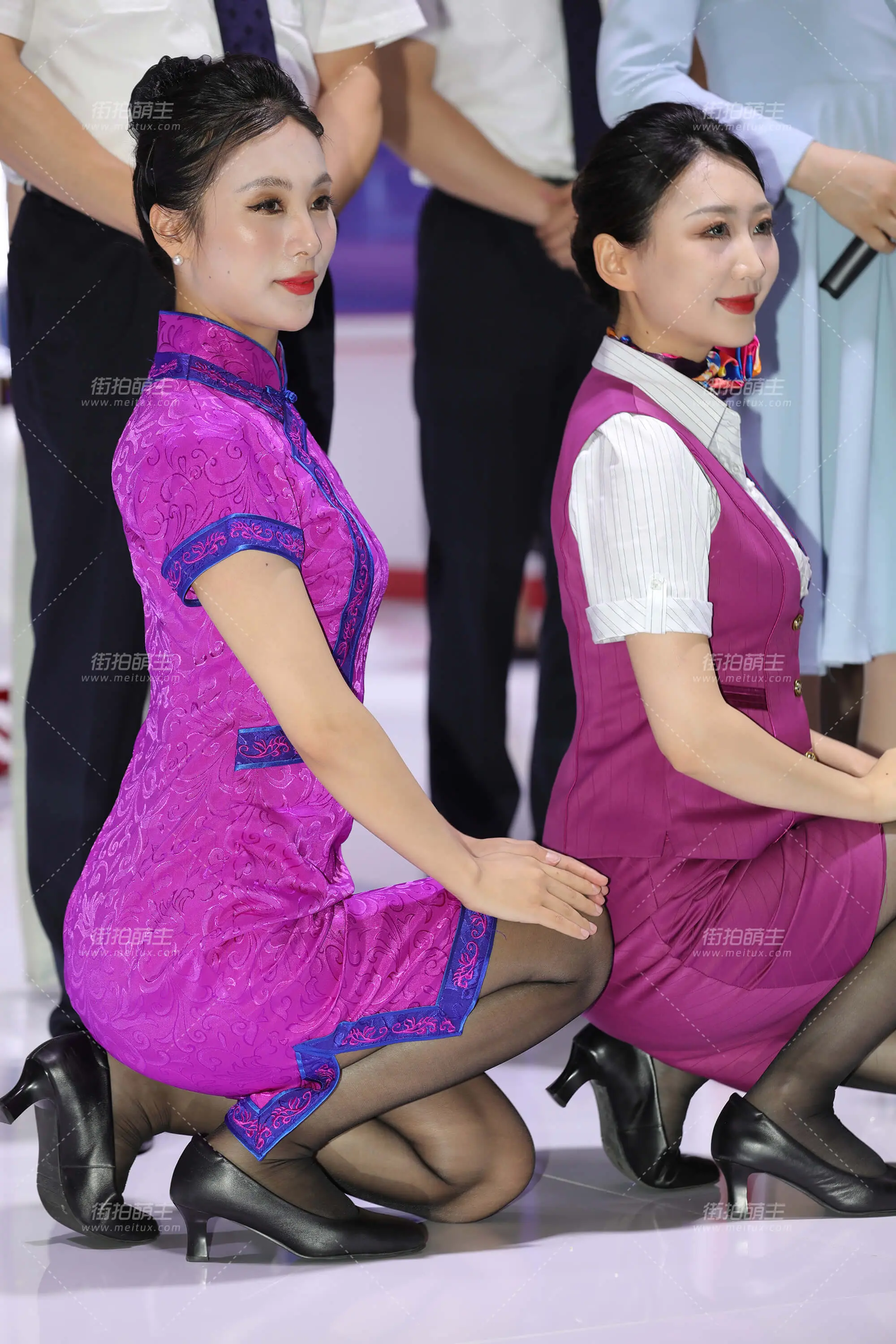 川航空姐展示历代制服旗袍秀 [49P-435MB]