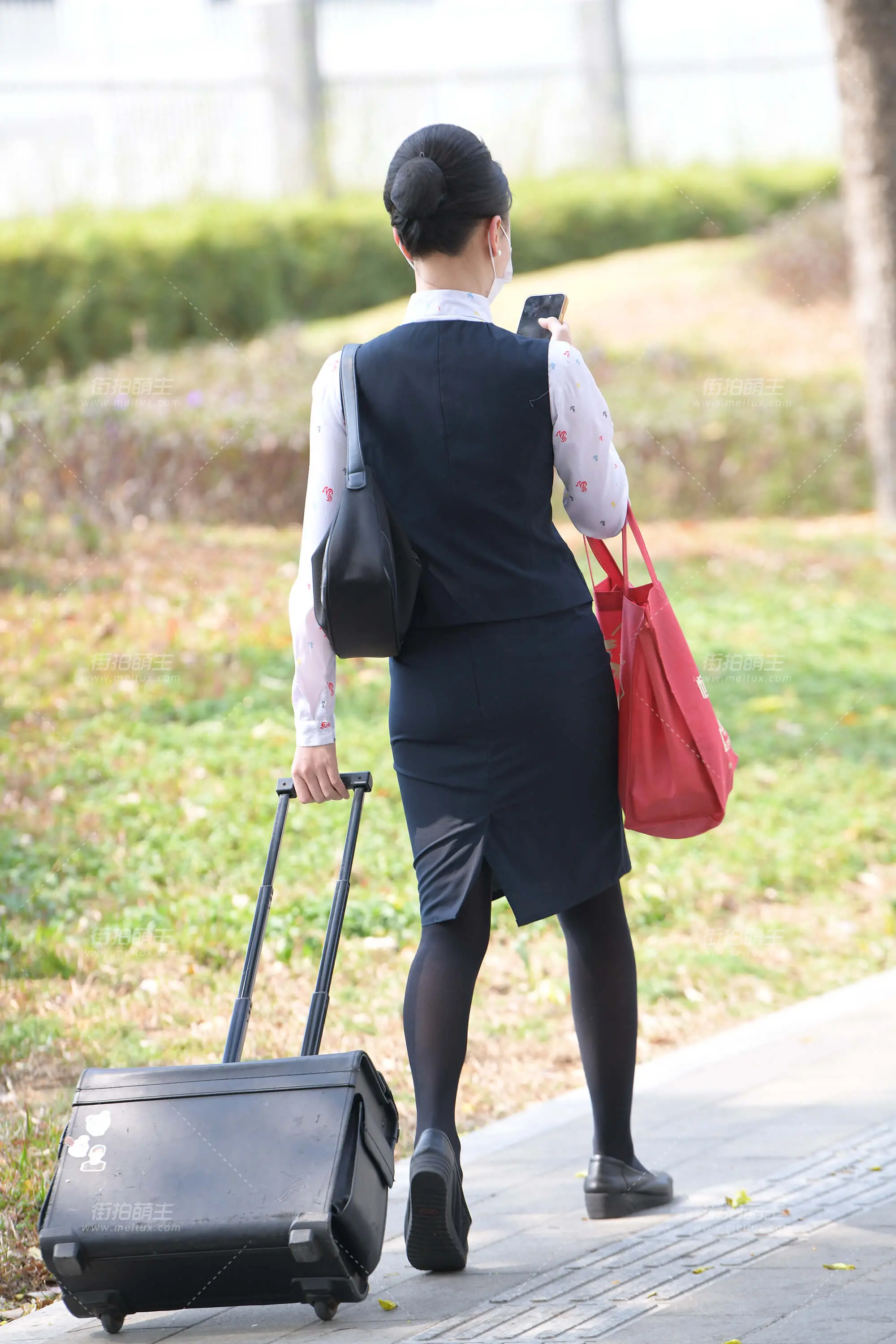 23空姐-1=65 街拍空姐小仙女 [65P-1.40GB]