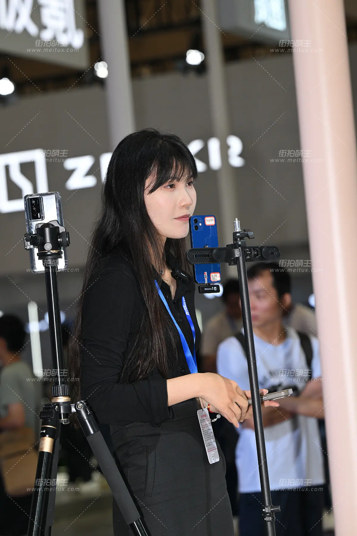 2551-10=70 佛山车展 黑丝美腿女主播 [70P-1.61GB]